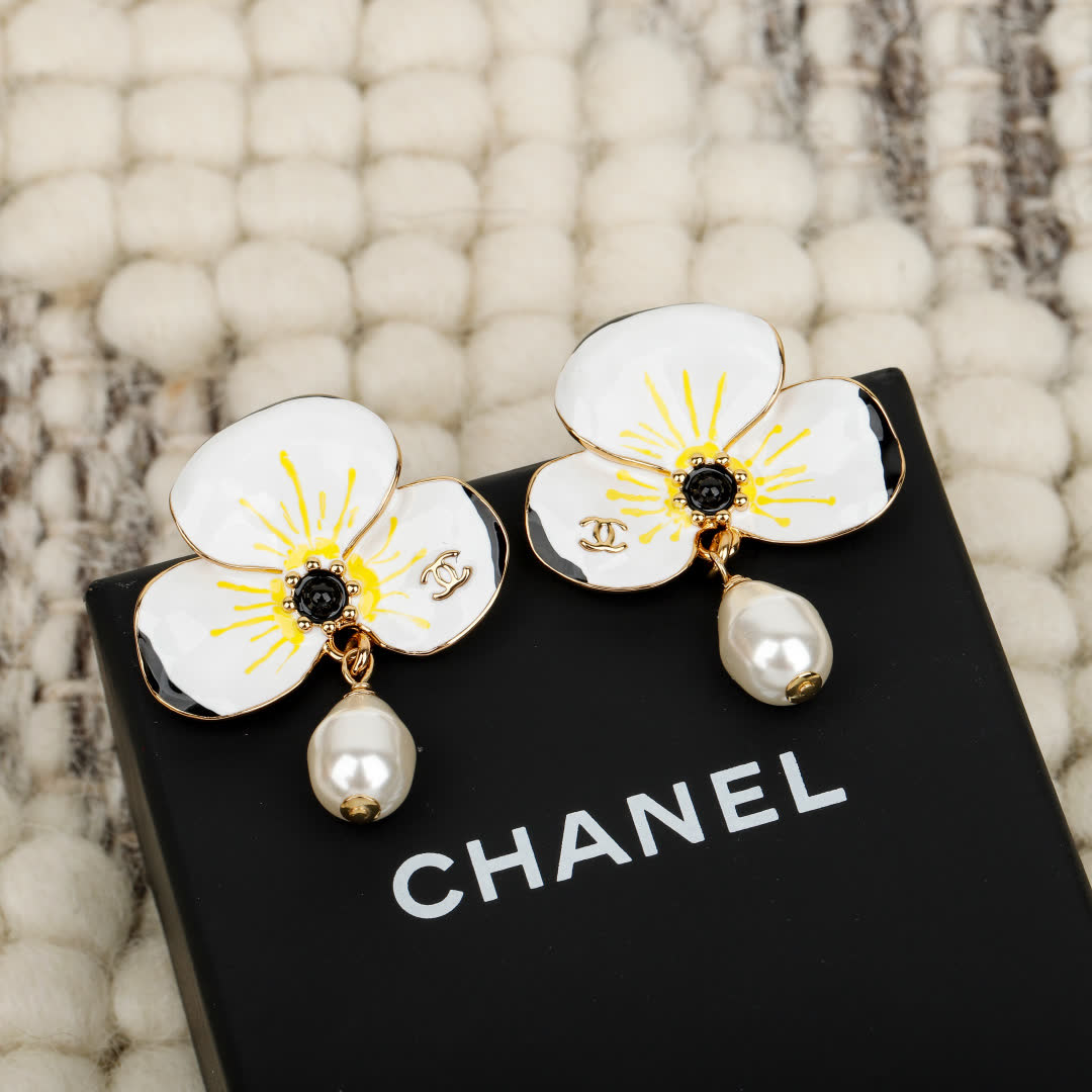 Chanel White Flower Earrings with Pearl
