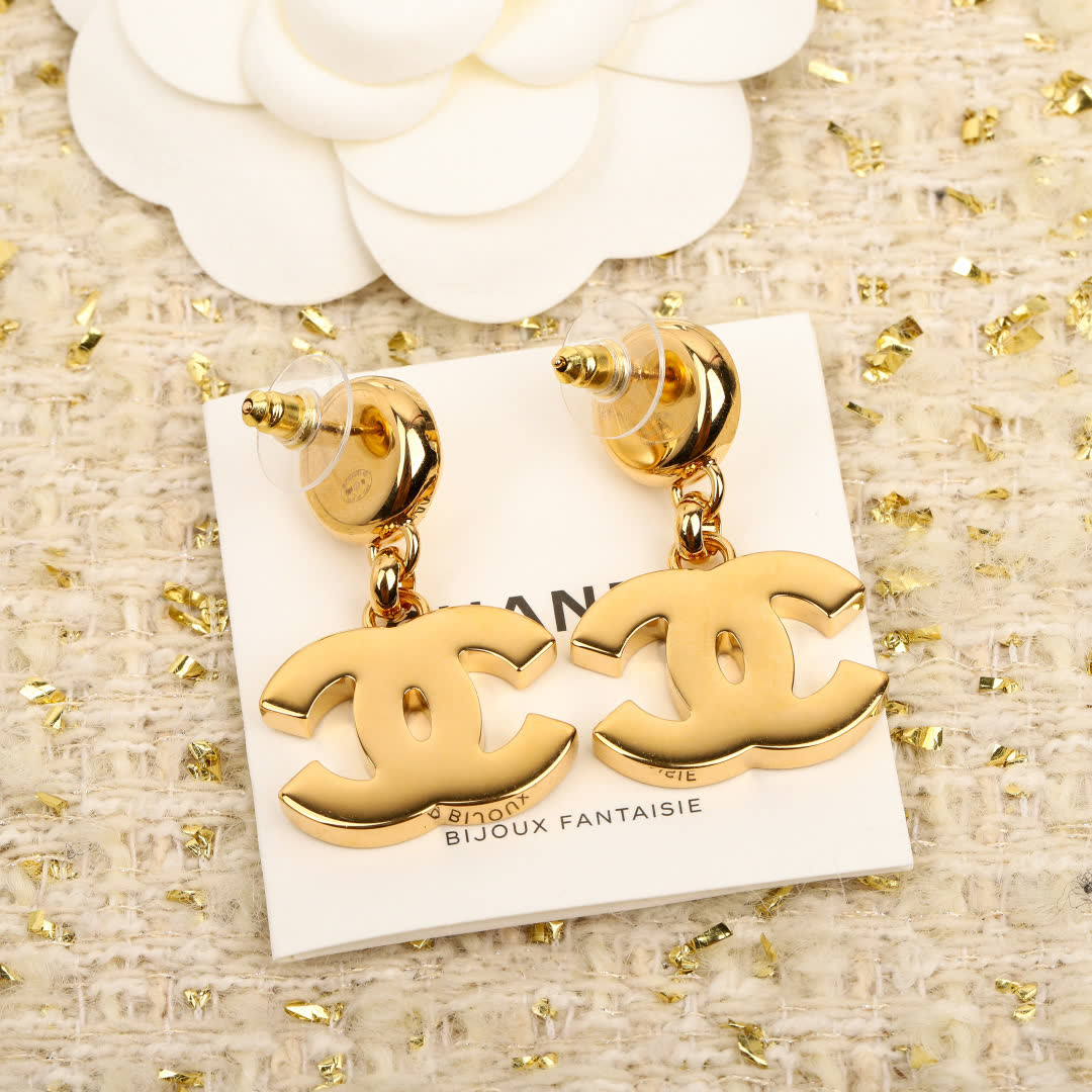 Chanel CC Logo Pearl Drop Earrings