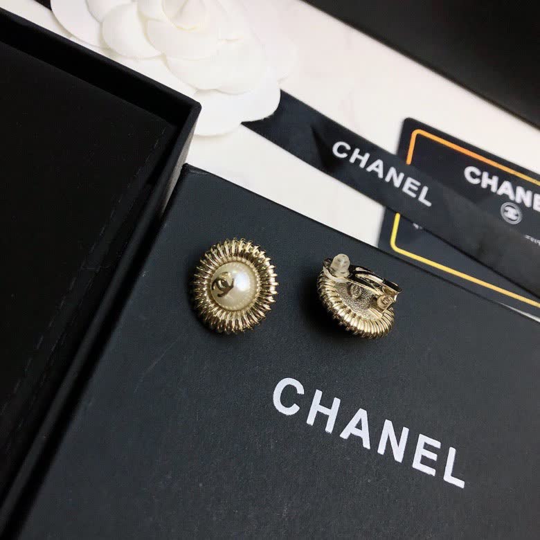 Chanel Gold Tone Pearl Stud Earrings