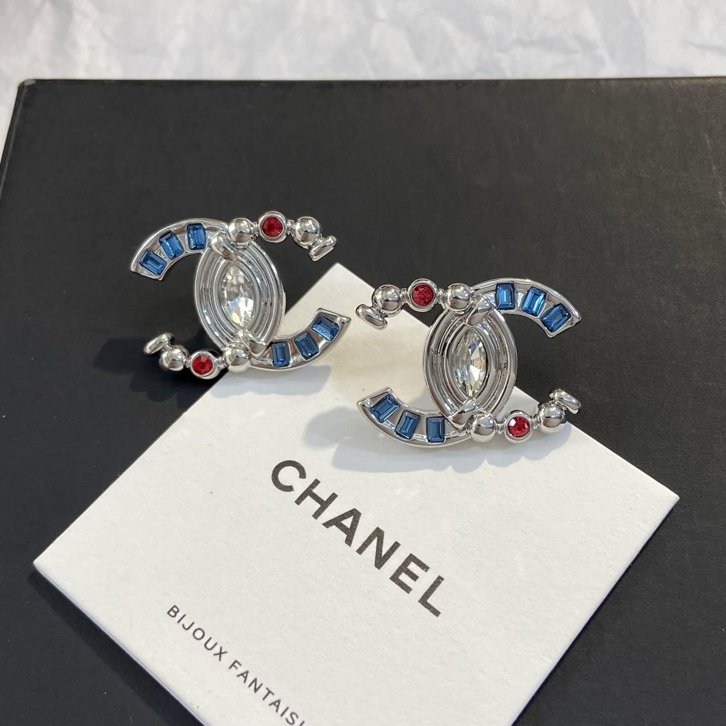 Chanel CC Logo Crystal Stud Earrings-XE01005