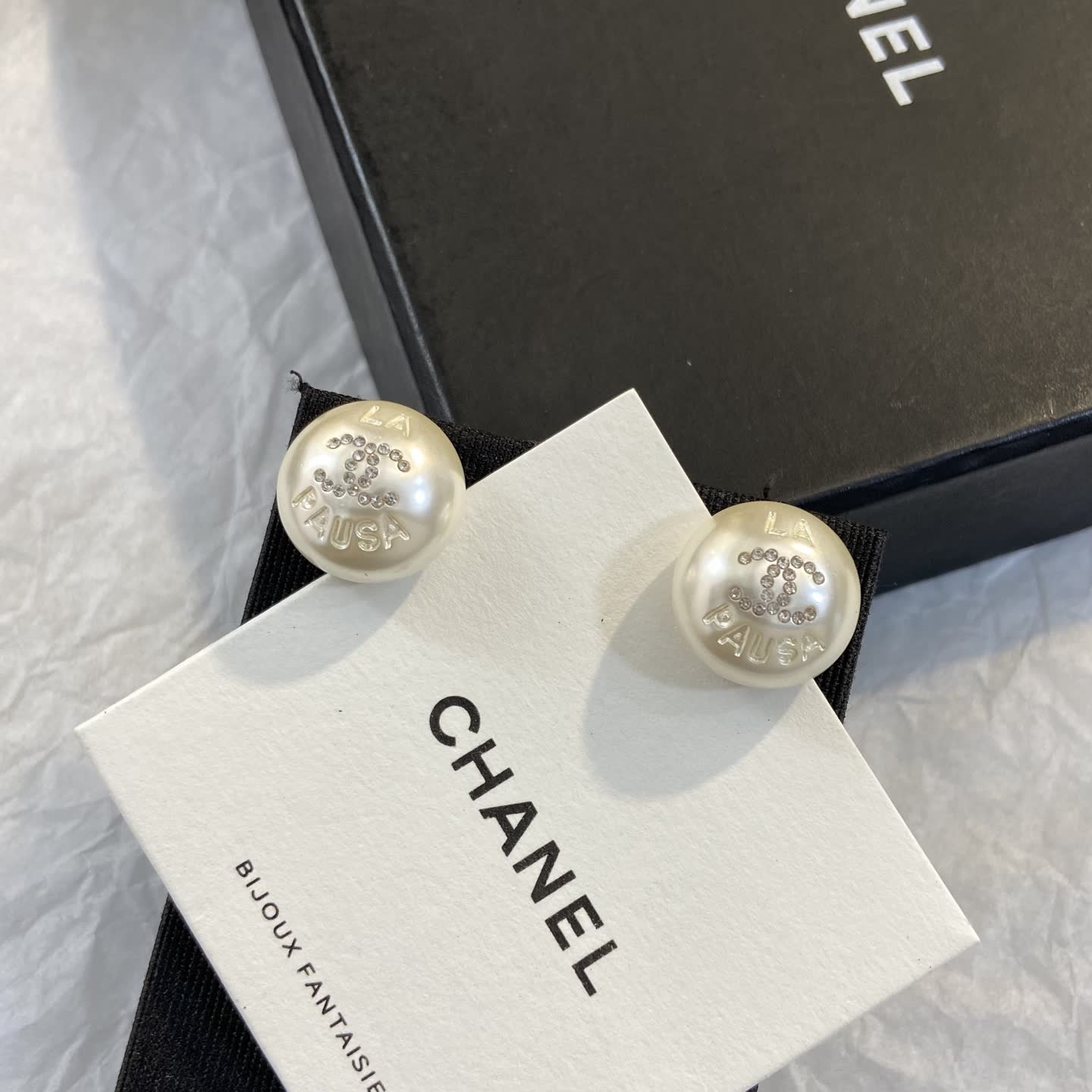Chanel Pearl Earrings-XE751