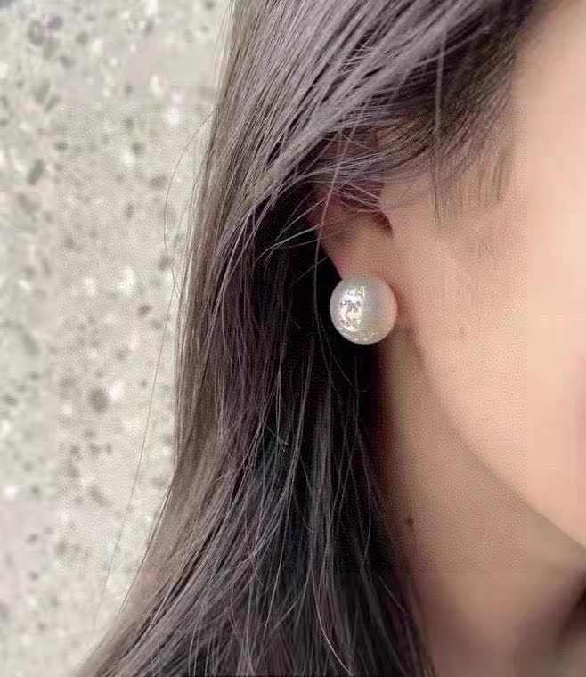 Chanel Pearl Earrings-XE751