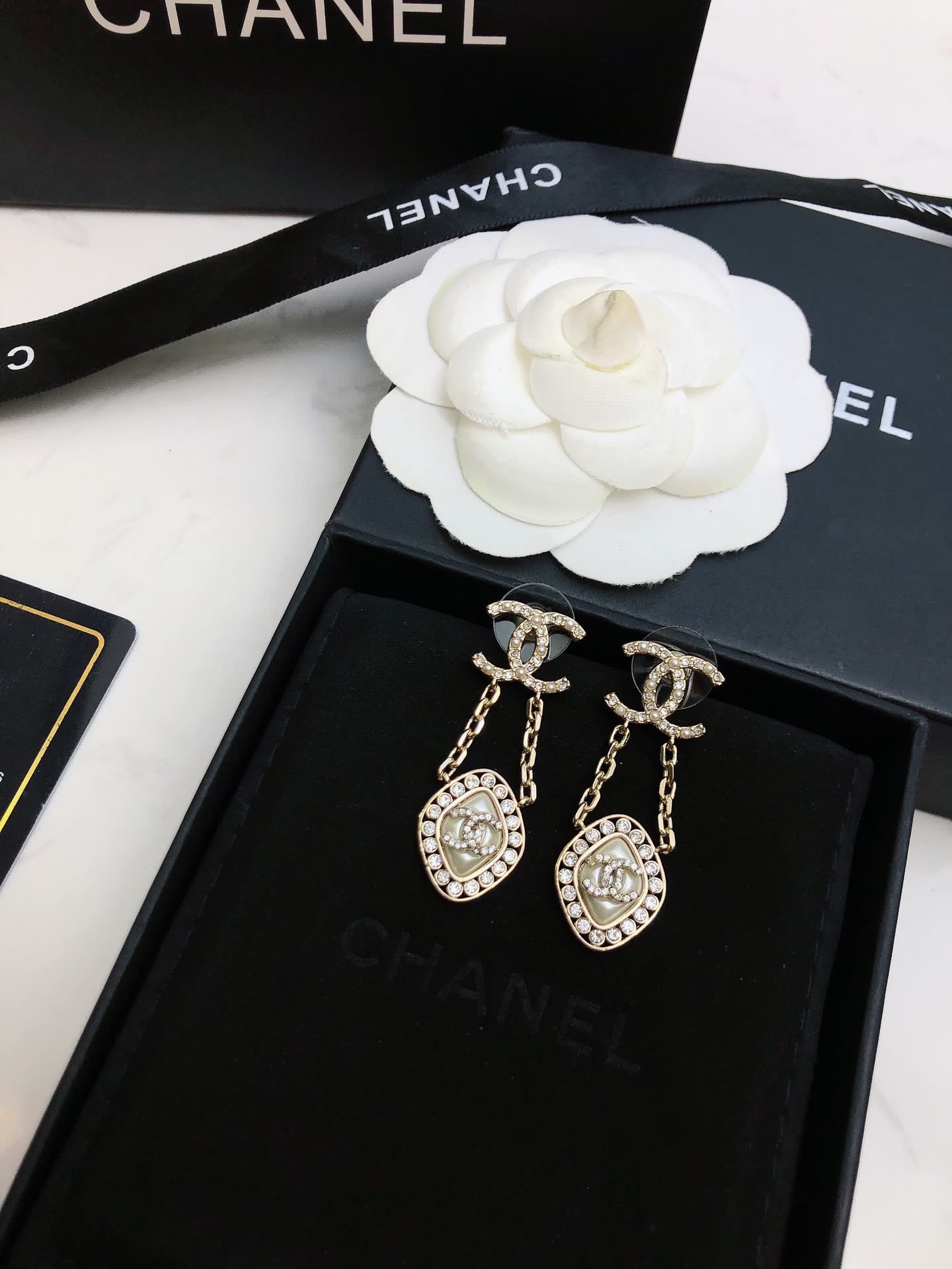 Chanel CC Logo Earrings Chanel CC Logo Earrings