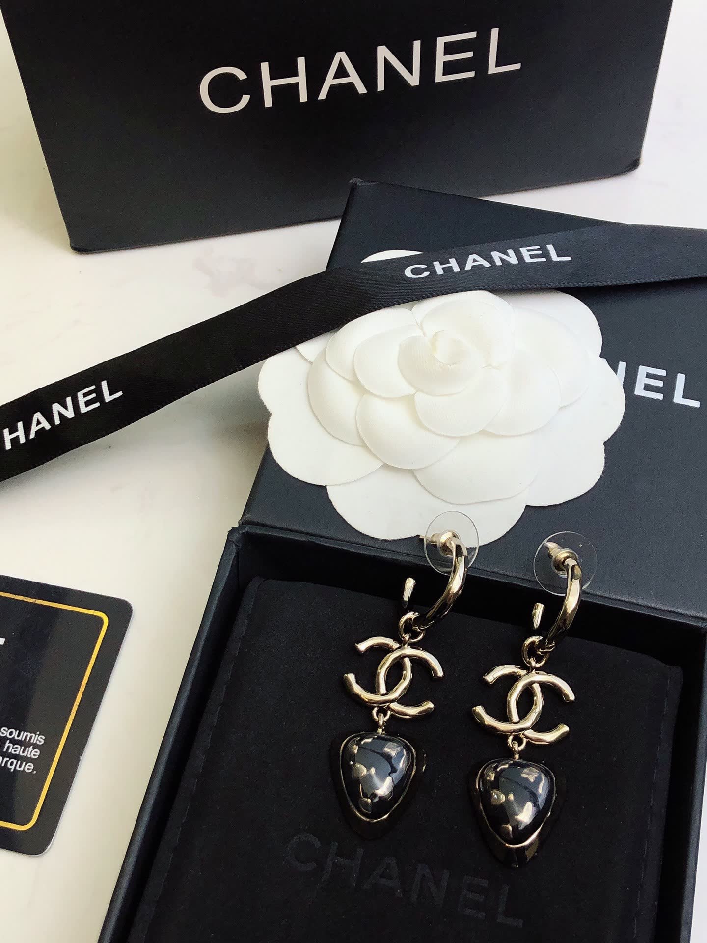 Chanel CC Logo Heart Drop Earrings Chanel CC Logo Heart Drop Earrings