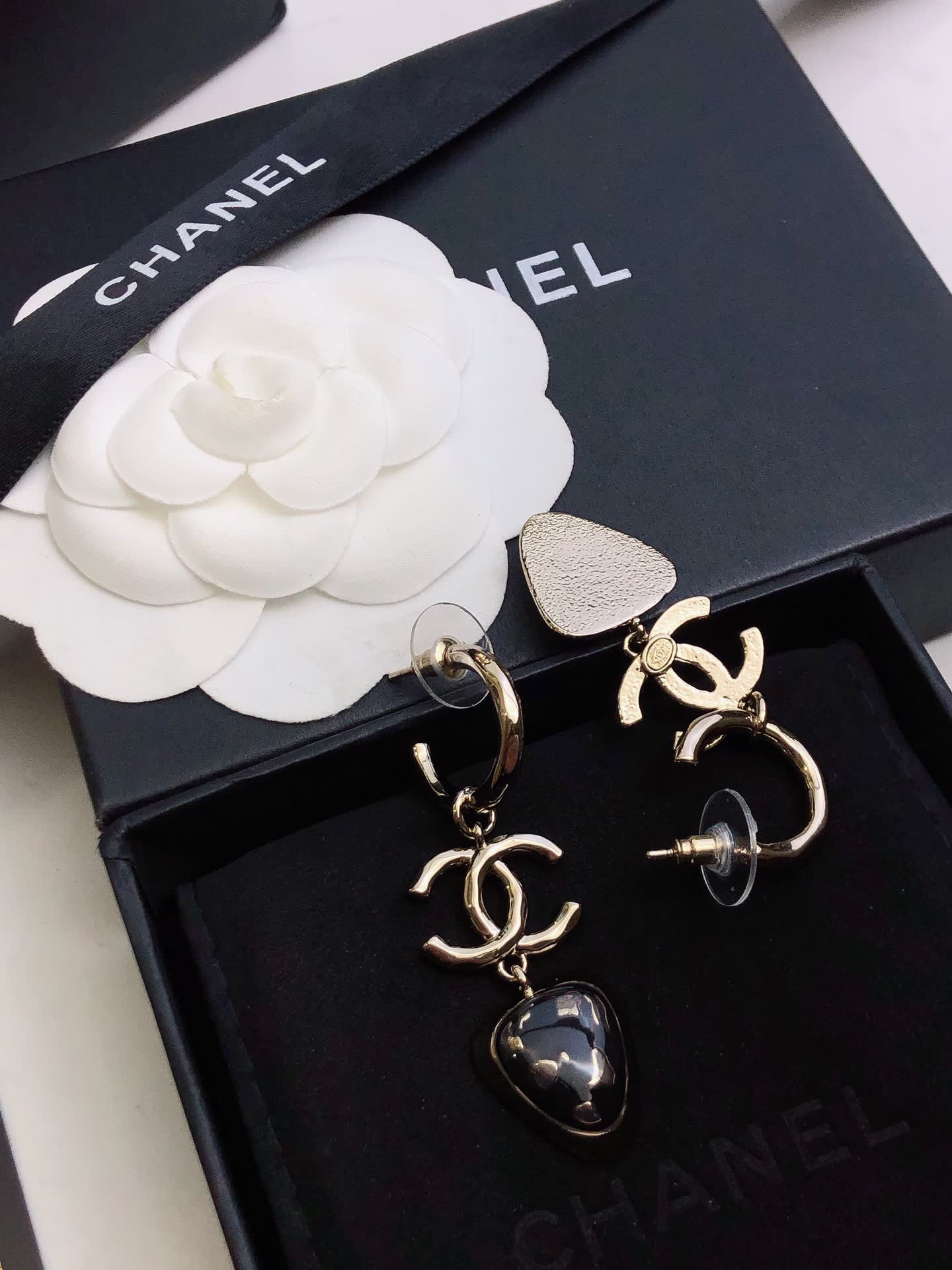 Chanel CC Logo Heart Drop Earrings