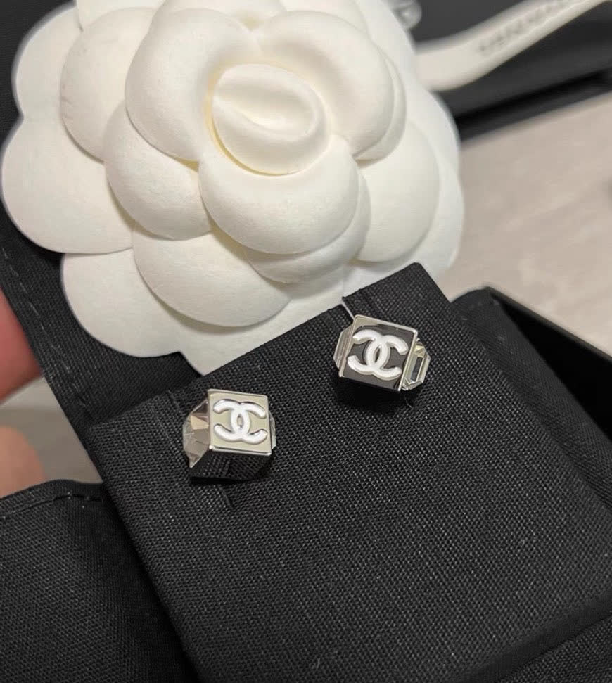 Chanel CC Logo Stud Earrings Chanel CC Logo Stud Earrings