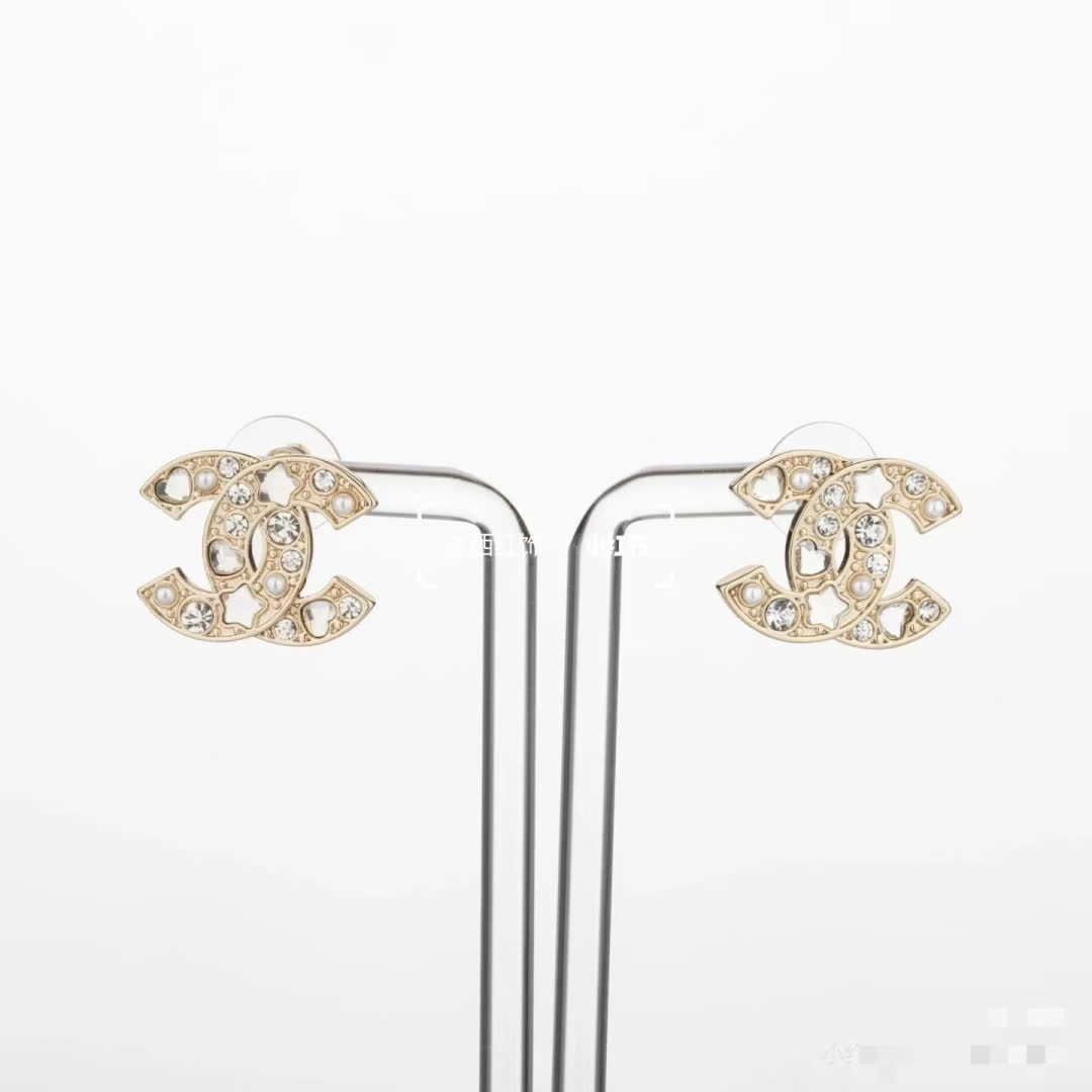 Chanel CC Logo Crystal Stud Earrings Chanel CC Logo Crystal Stud Earrings