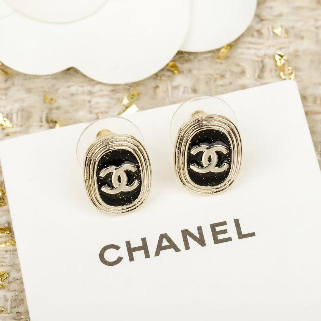 Chanel CC Logo Stud Earrings Chanel CC Logo Stud Earrings