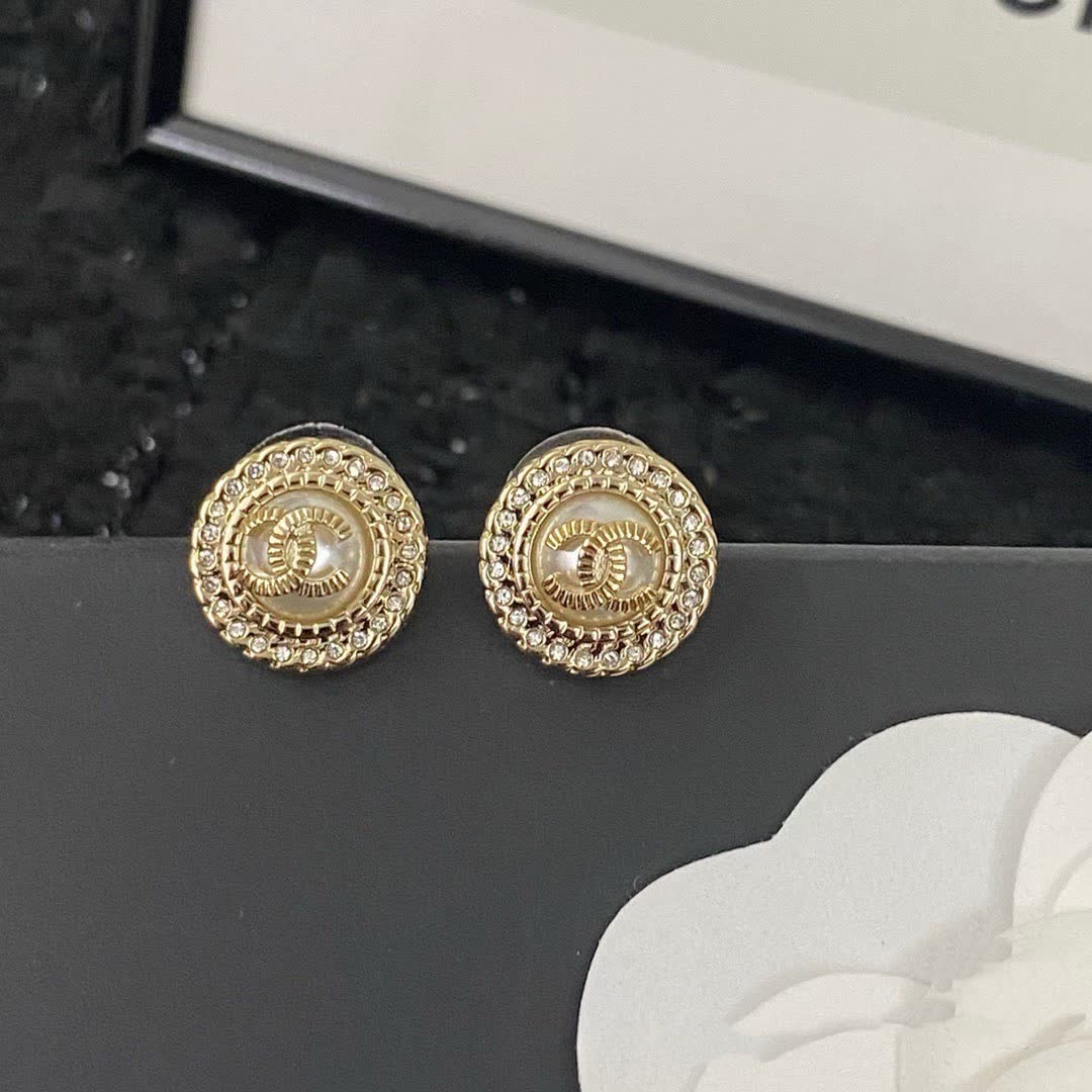 Chanel CC Logo Pearl Stud Earrings