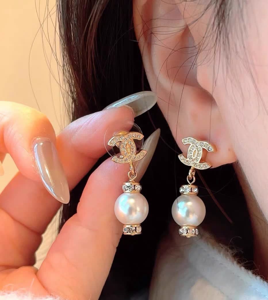 Chanel CC Pearl Earrings Chanel CC Pearl Earrings
