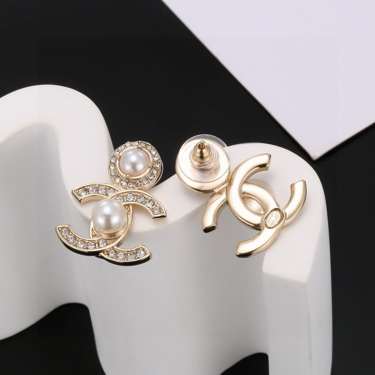 Chanel CC Logo Pearl Stud Earrings