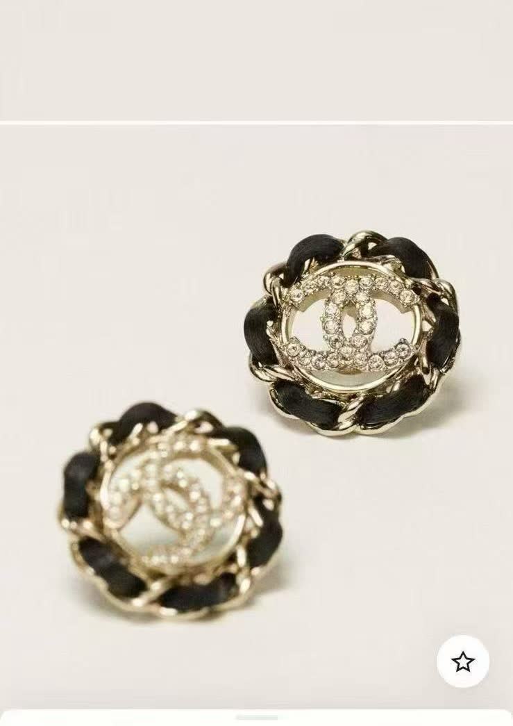 Chanel CC Logo Earrings Chanel CC Logo Earrings