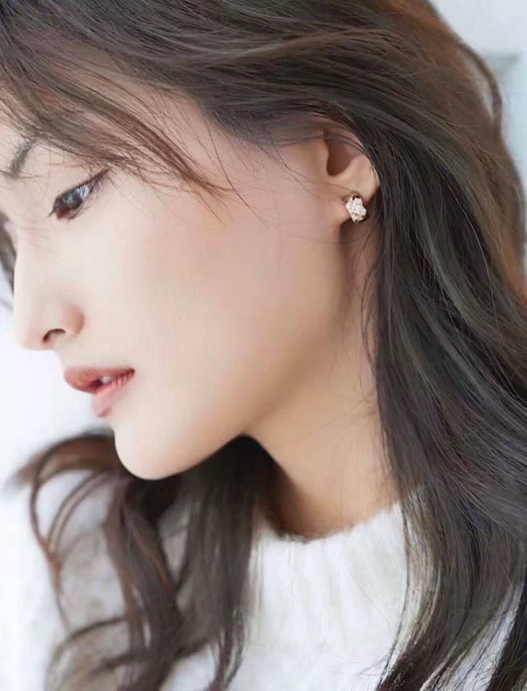 Chanel Elegant Diamond Stud Earrings