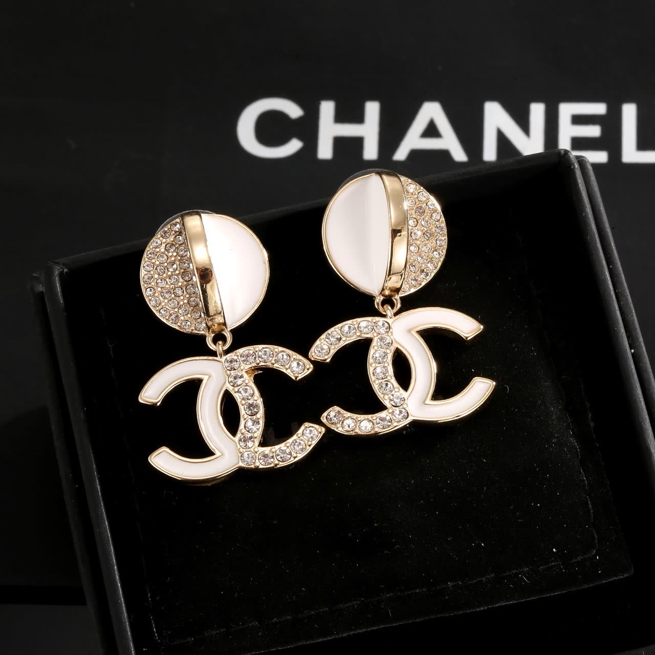 Chanel CC Logo Earrings Chanel CC Logo Earrings