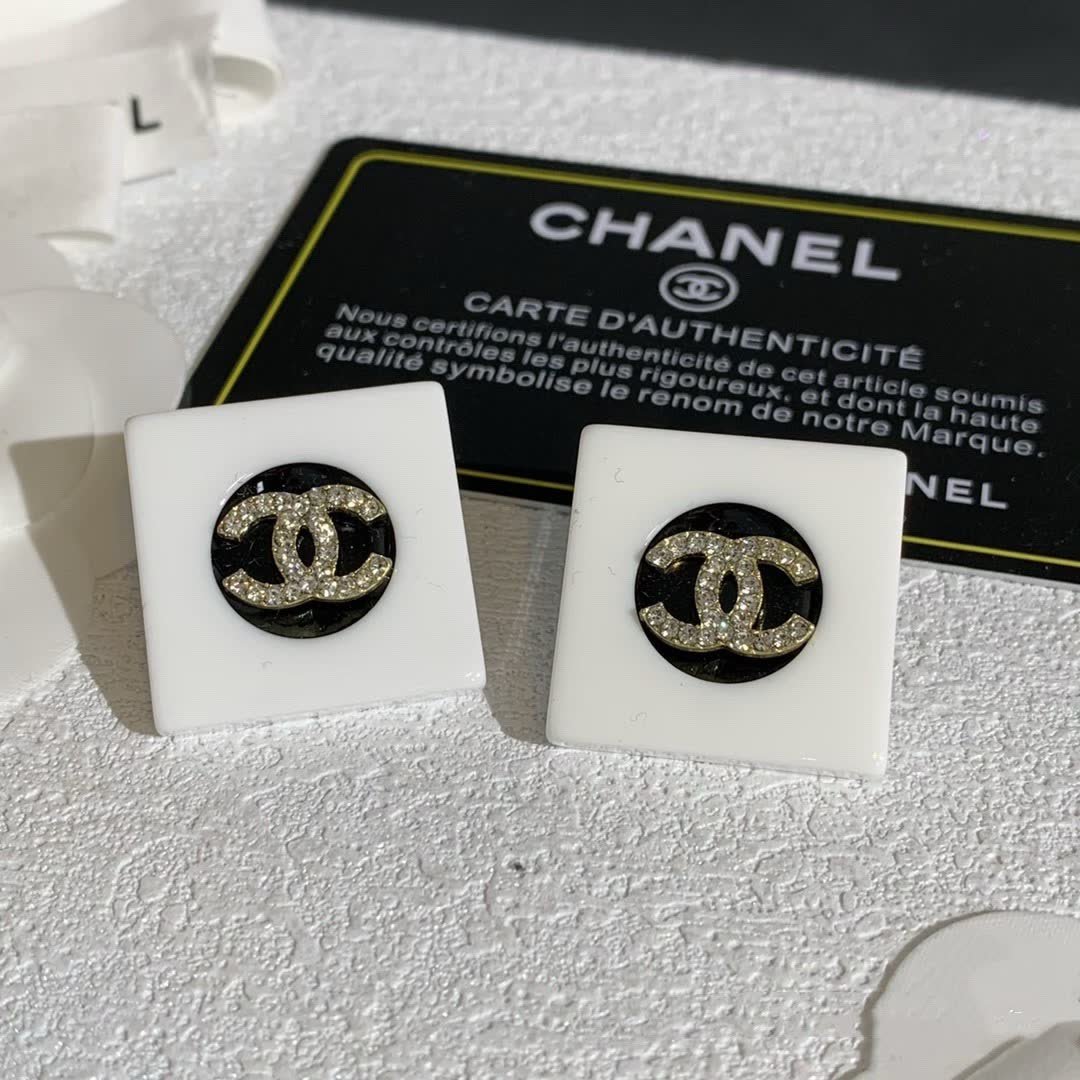 Chanel CC Logo Stud Earrings Chanel CC Logo Stud Earrings