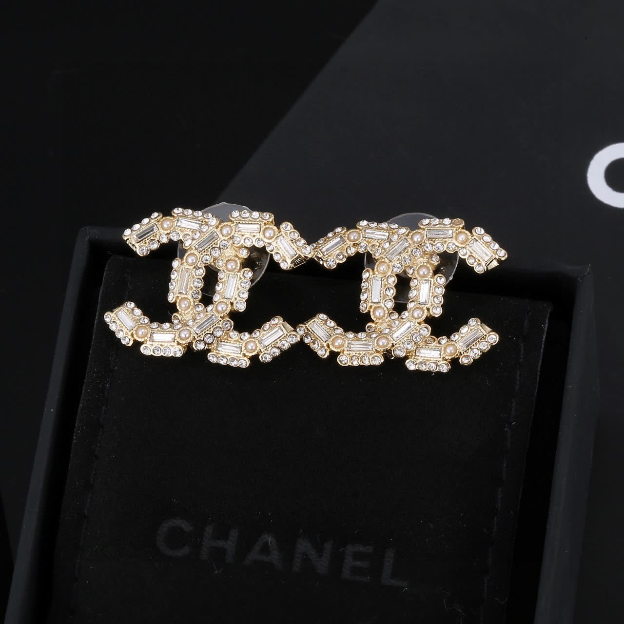 Chanel CC Logo Earrings Chanel CC Logo Earrings