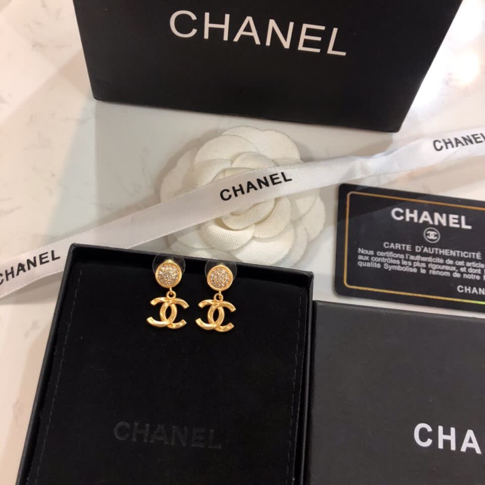 Chanel CC Logo Earrings Chanel CC Logo Earrings
