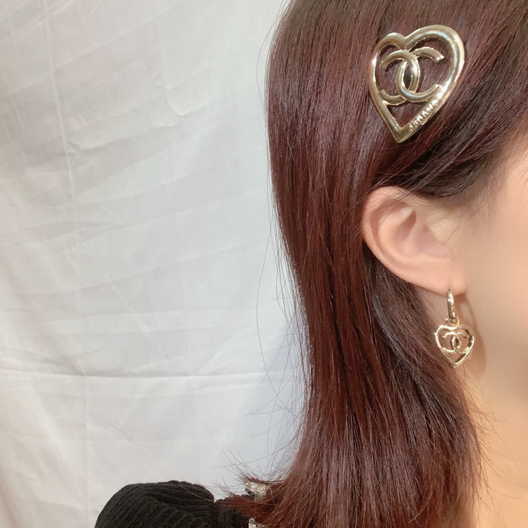 Chanel Heart Hair Clip and Earrings Set Chanel Heart Hair Clip and Earrings Set