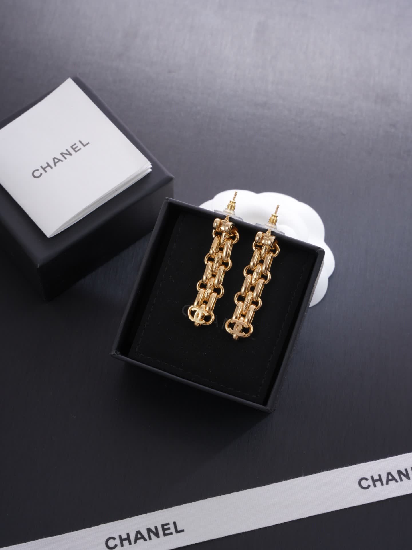 Chanel Gold Tone Chain Link Earrings Chanel Gold Tone Chain Link Earrings