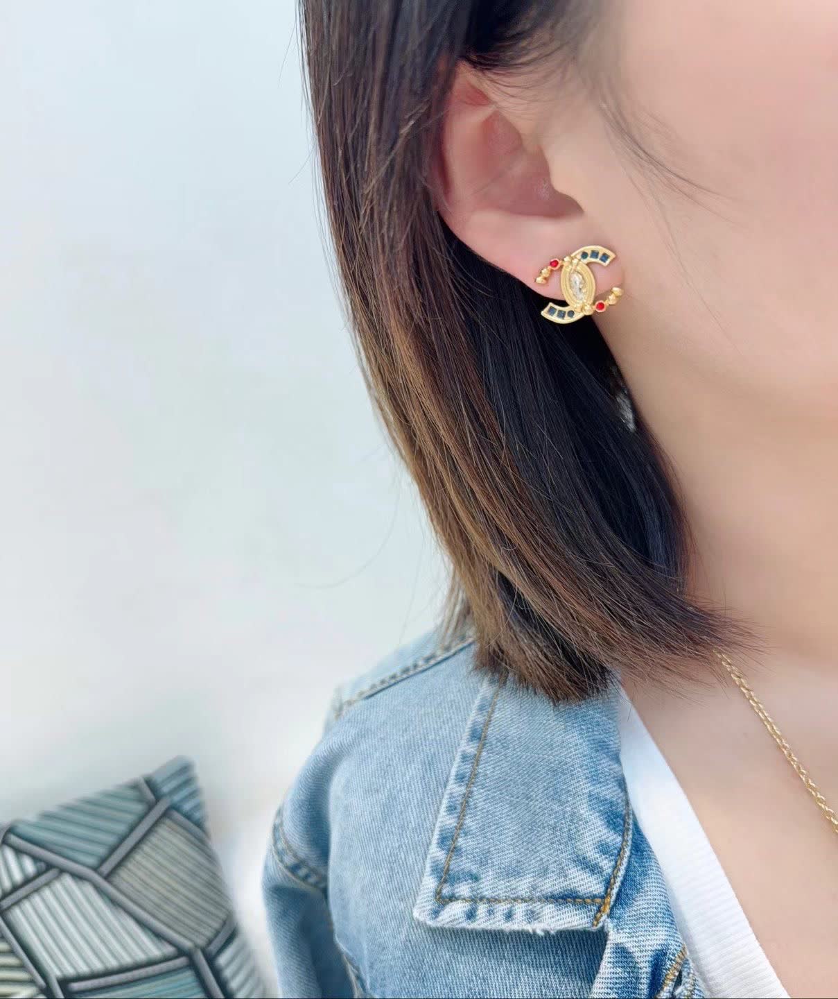 Chanel CC Logo Earrings Chanel CC Logo Earrings