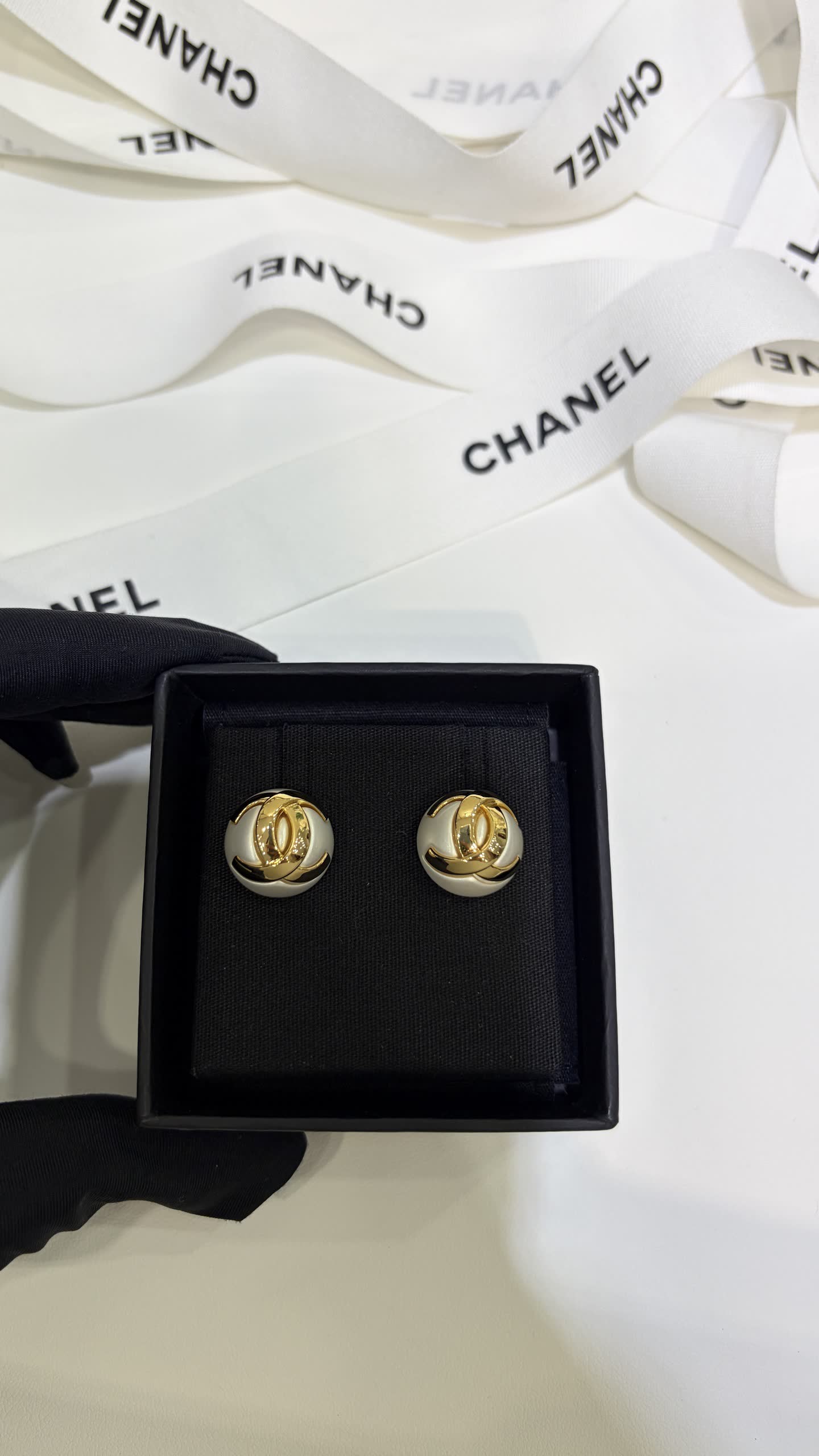 Chanel CC Logo Pearl Stud Earrings