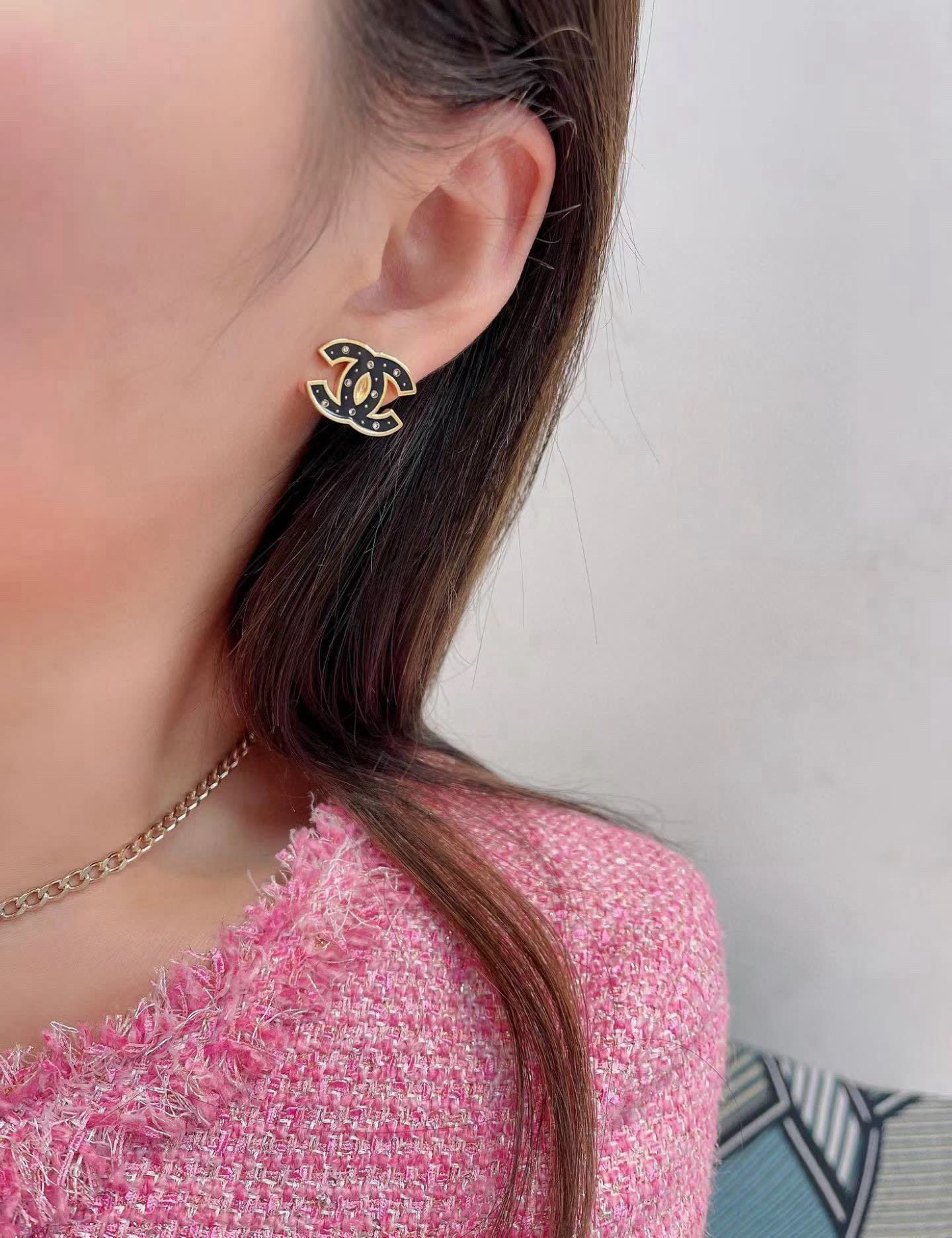 Chanel CC Logo Earrings Chanel CC Logo Earrings