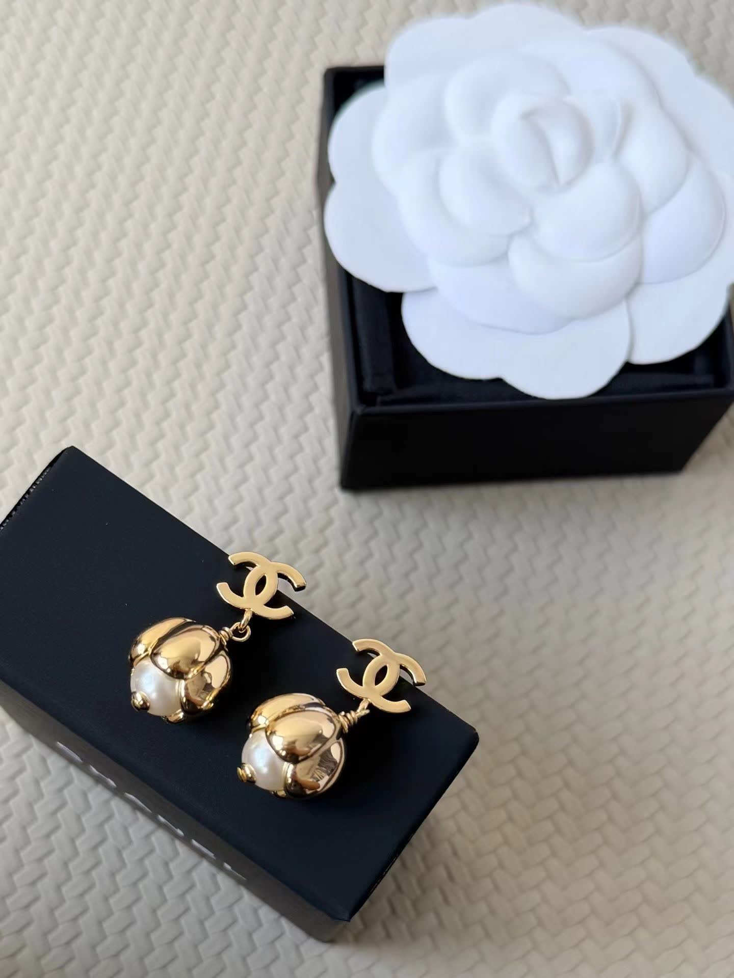 Chanel CC Logo Pearl Drop Earrings