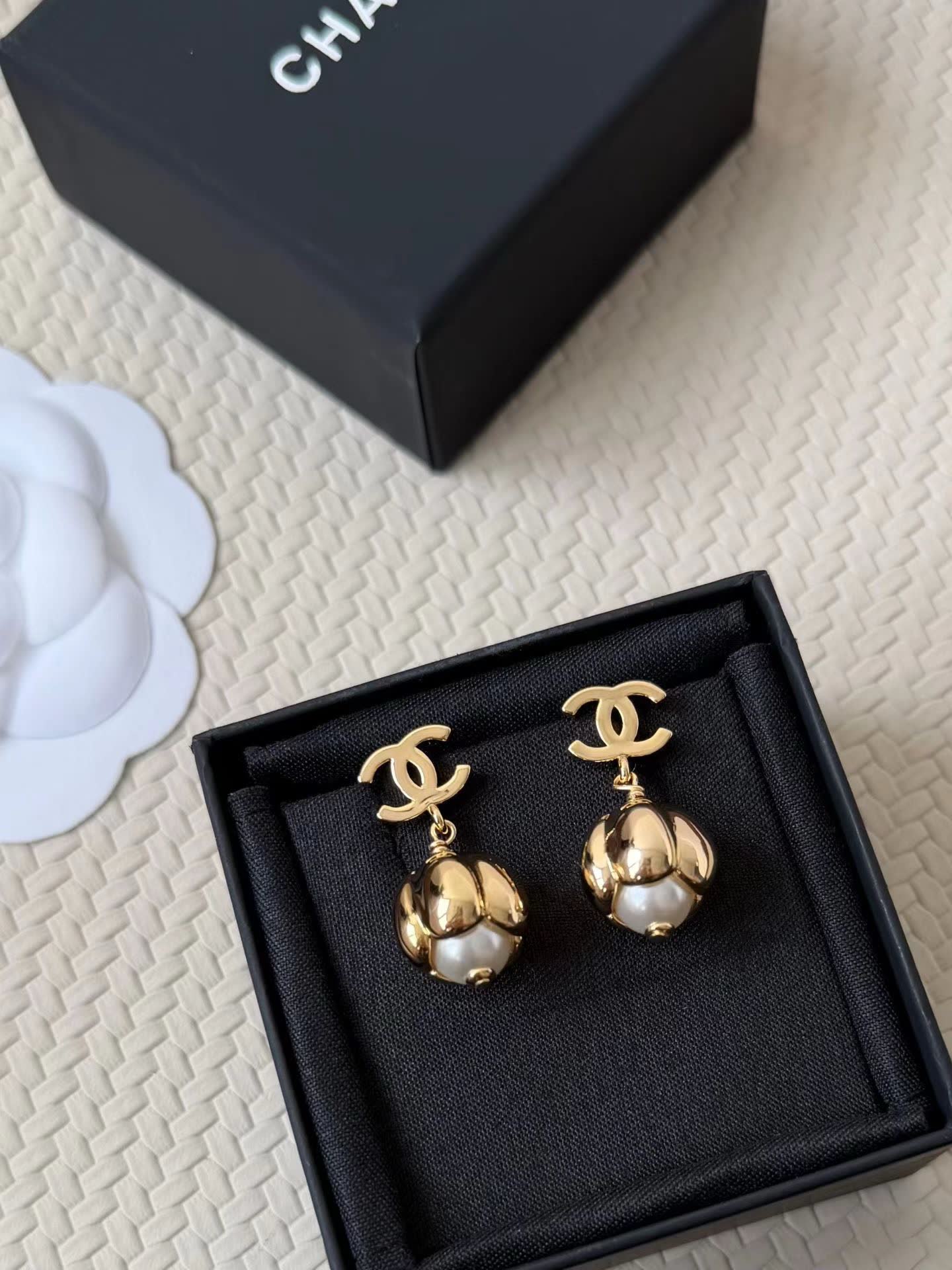 Chanel CC Logo Pearl Drop Earrings