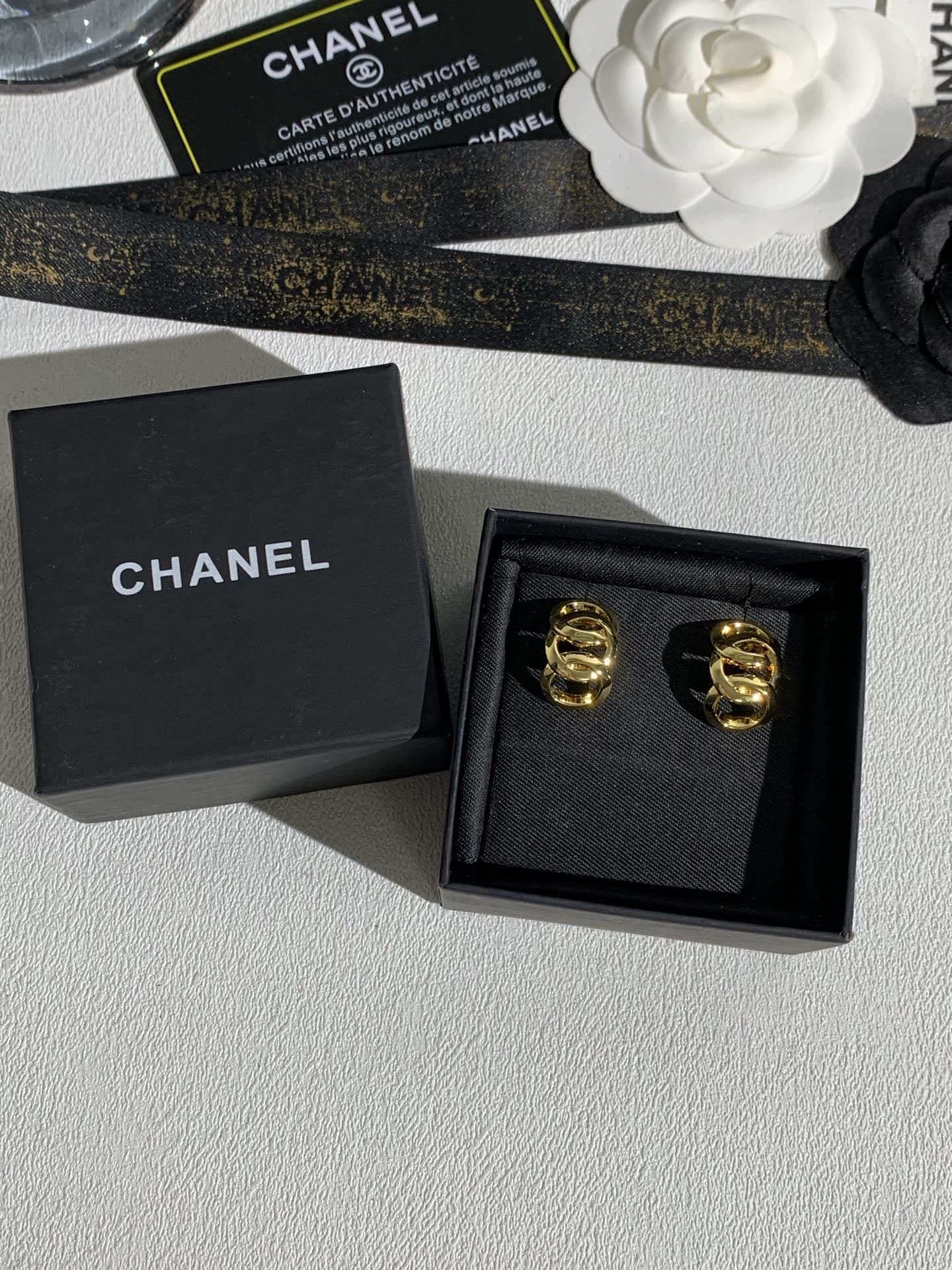 Chanel Gold Knot Stud Earrings