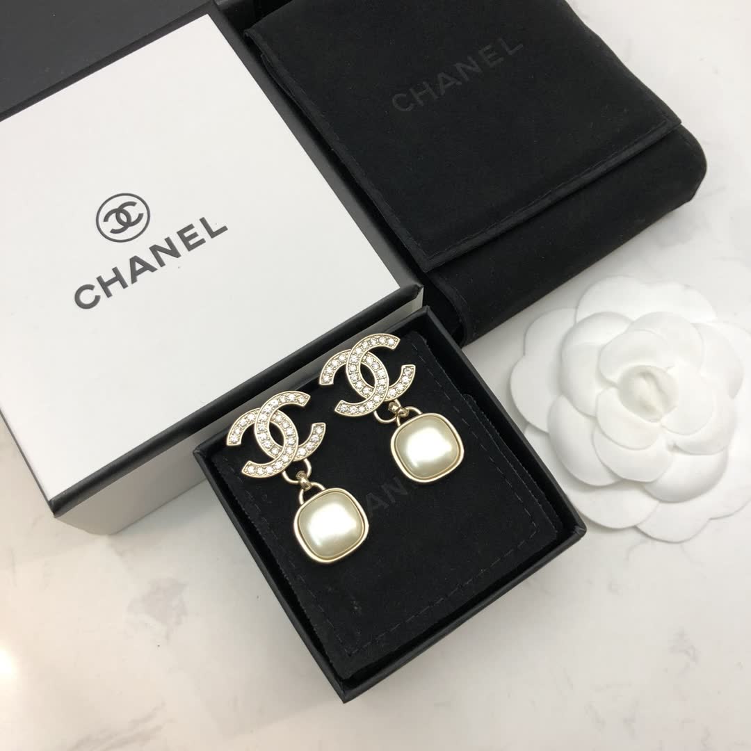 Chanel CC Logo Pearl Earrings