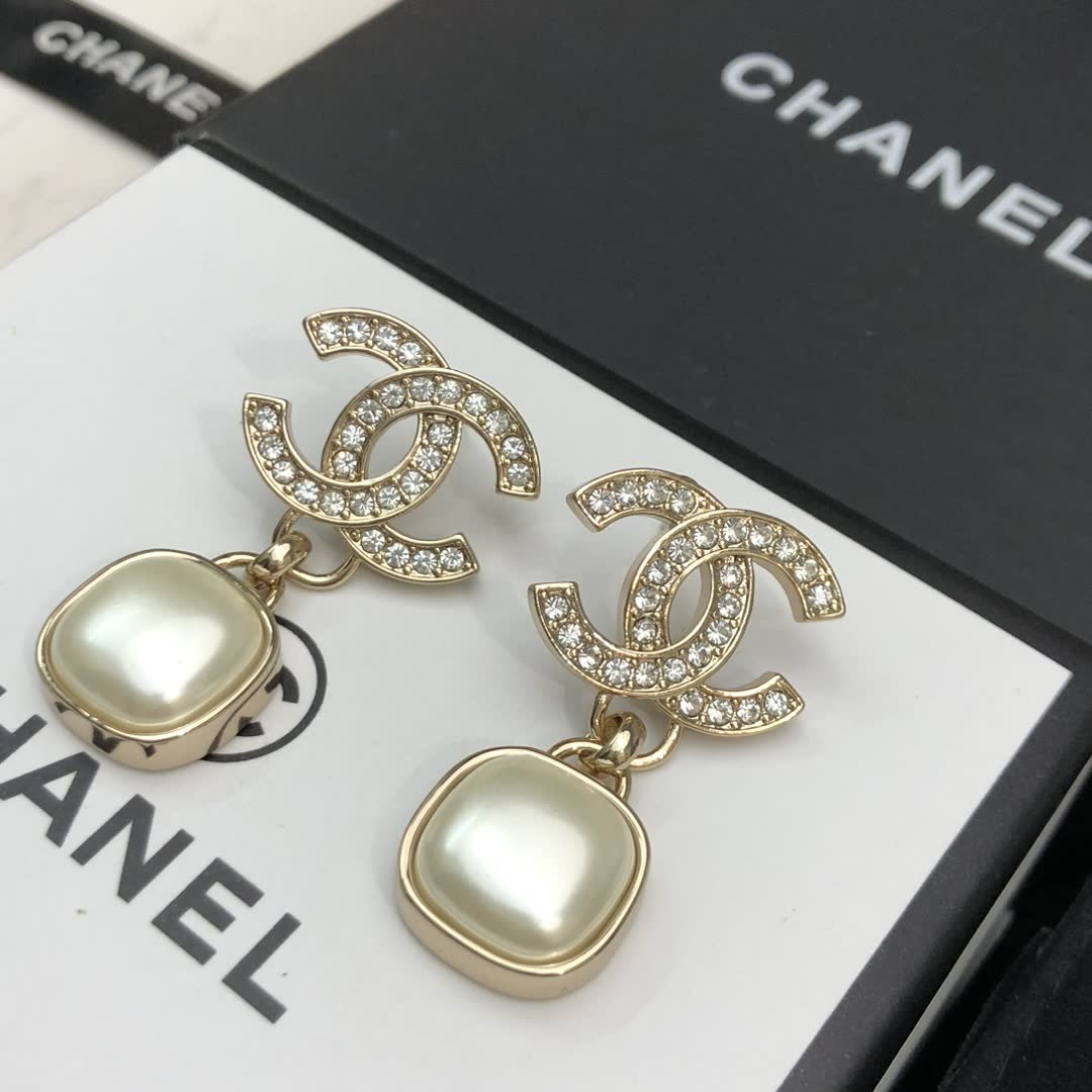 Chanel CC Logo Pearl Earrings
