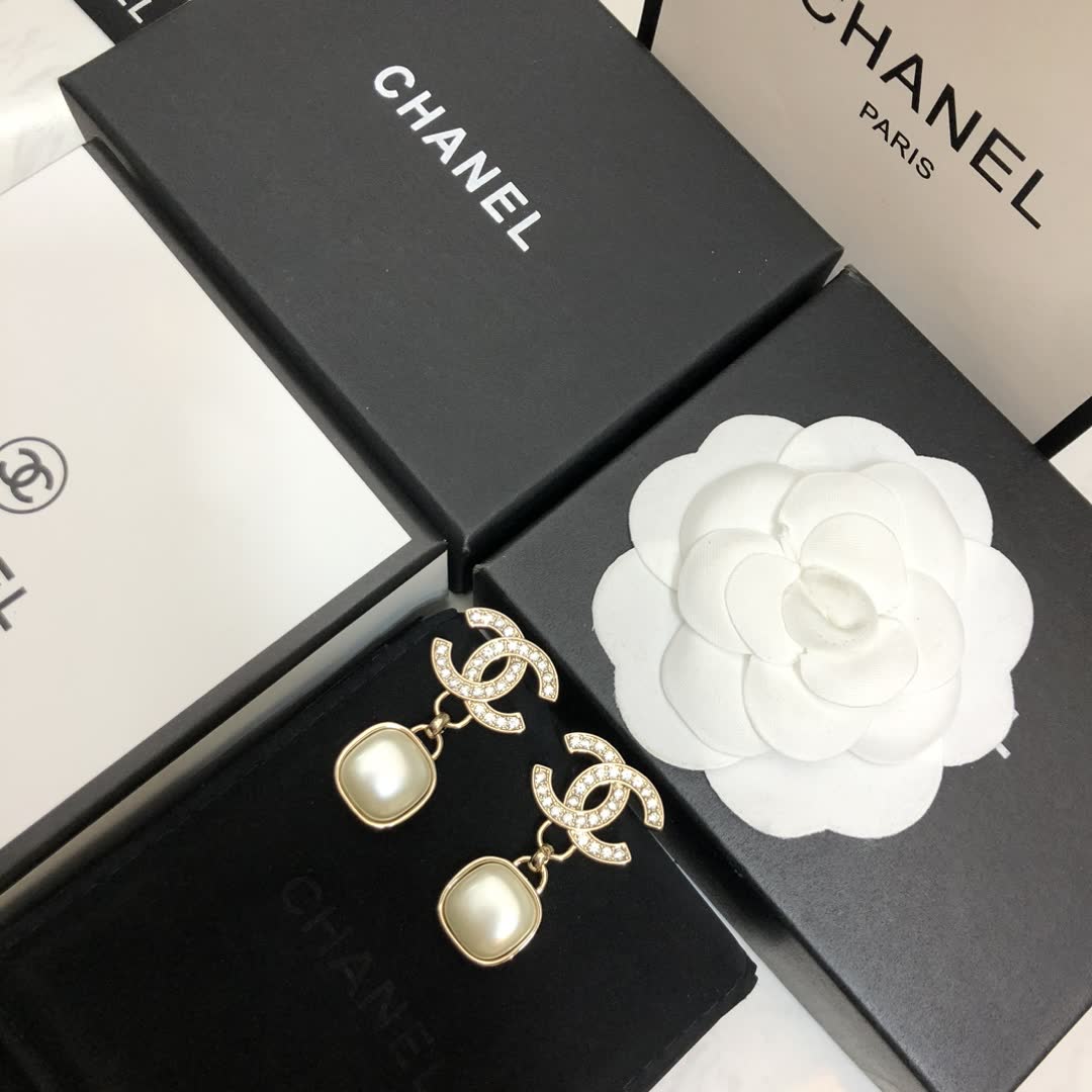 Chanel CC Logo Pearl Earrings