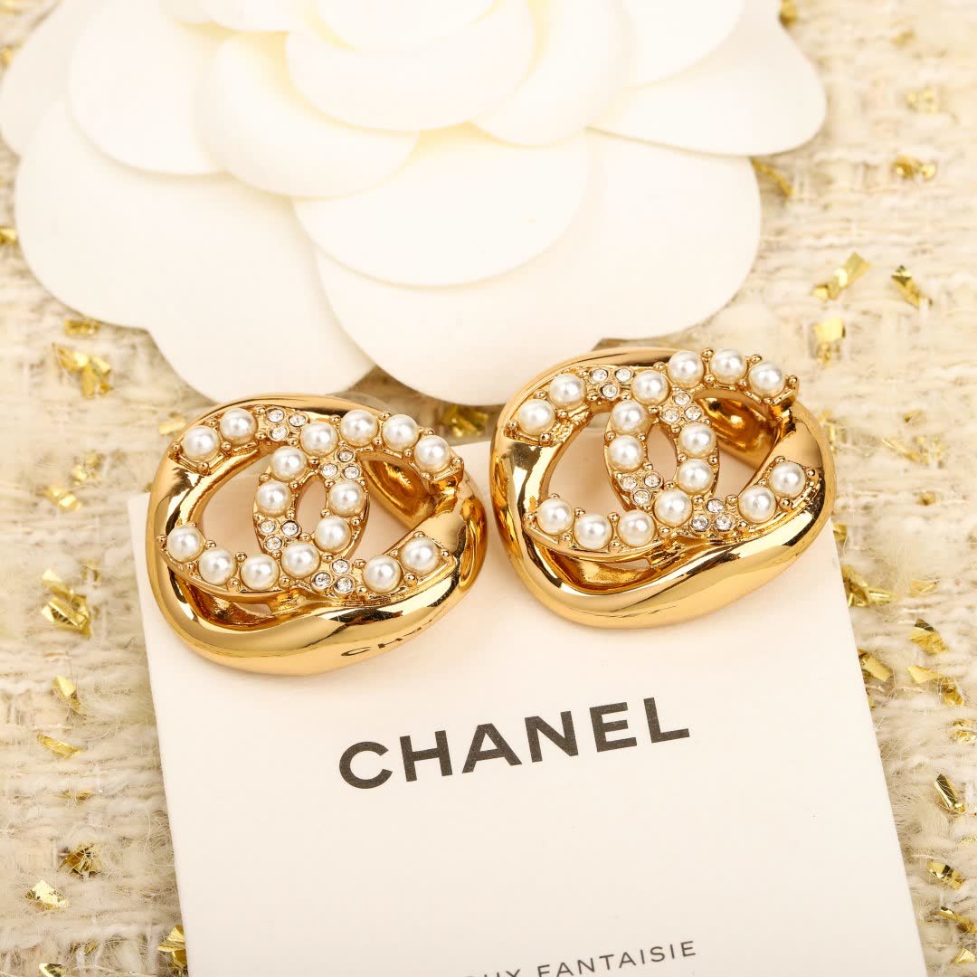 Chanel CC Logo Pearl Stud Earrings