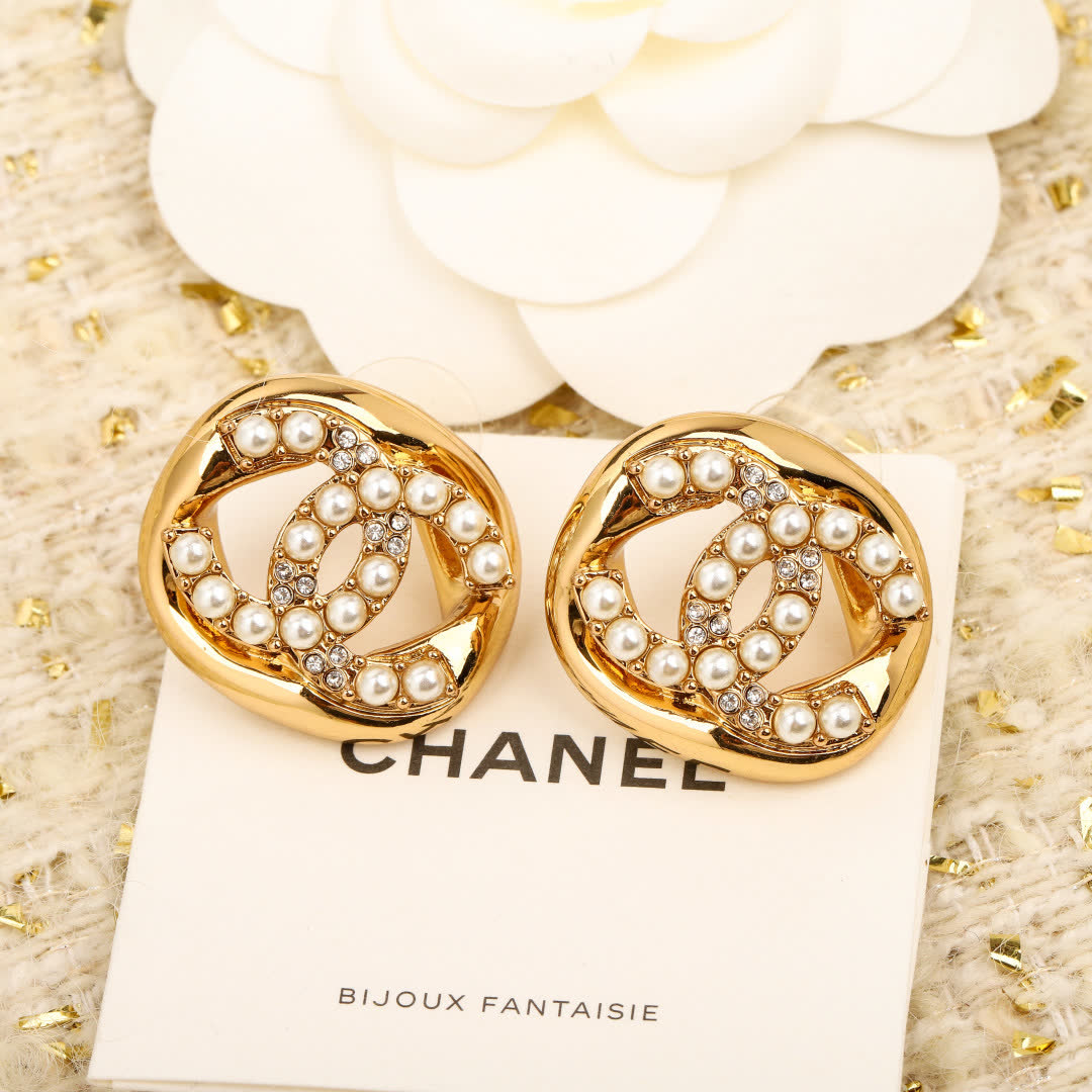 Chanel CC Logo Pearl Stud Earrings