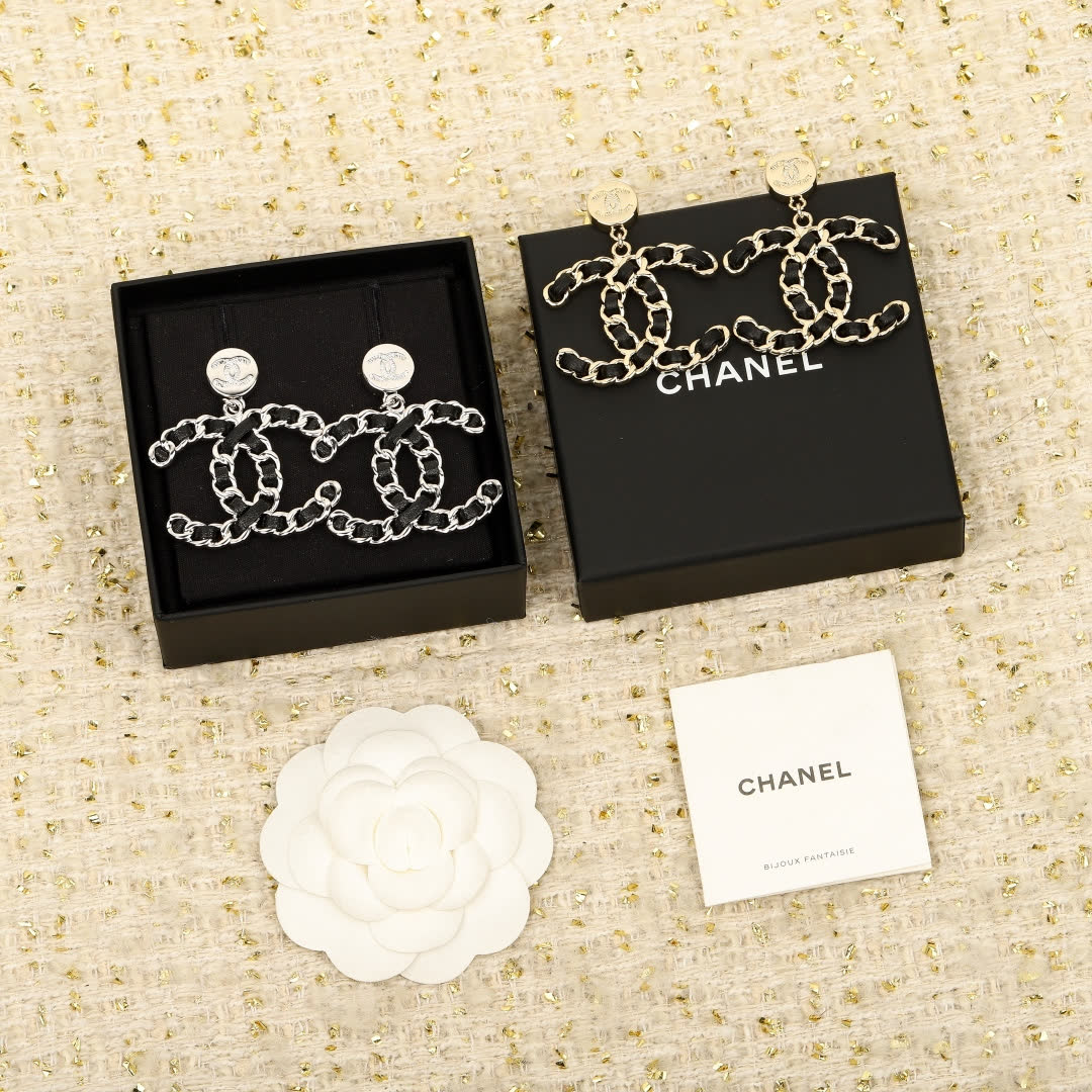 Chanel CC Logo Earrings Chanel CC Logo Earrings