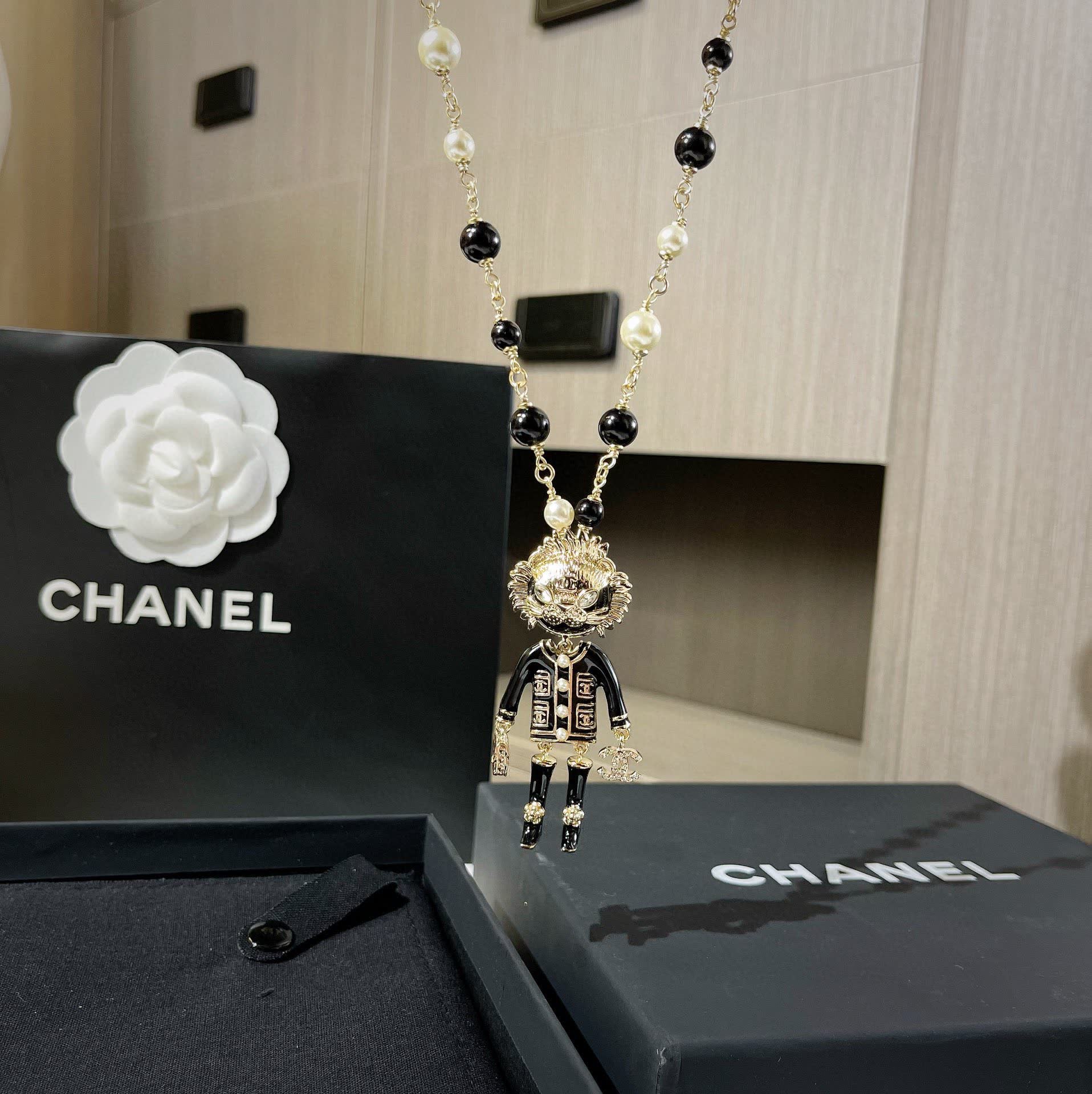 Chanel Earring with Pearls and Crystal Decoration