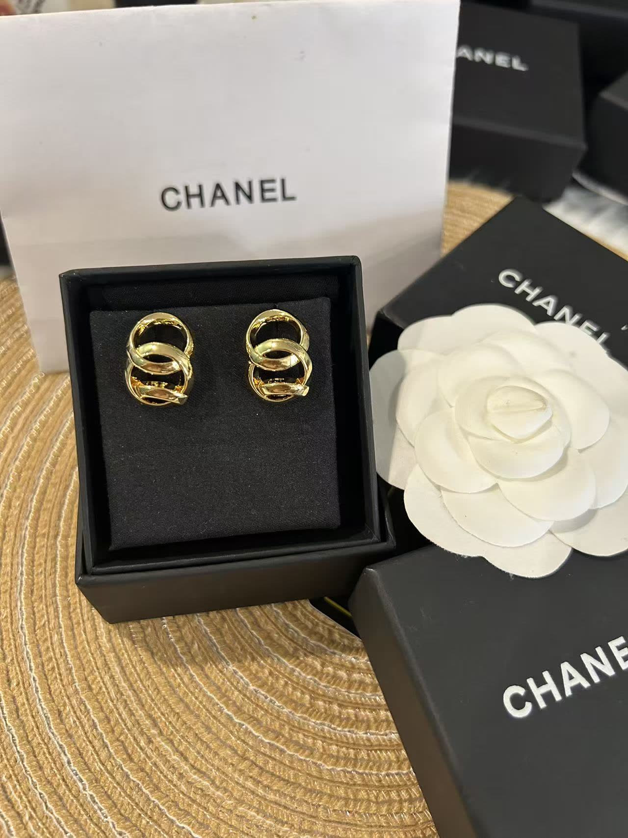 Chanel Gold Tone Interlocking Ring Earrings Chanel Gold Tone Interlocking Ring Earrings