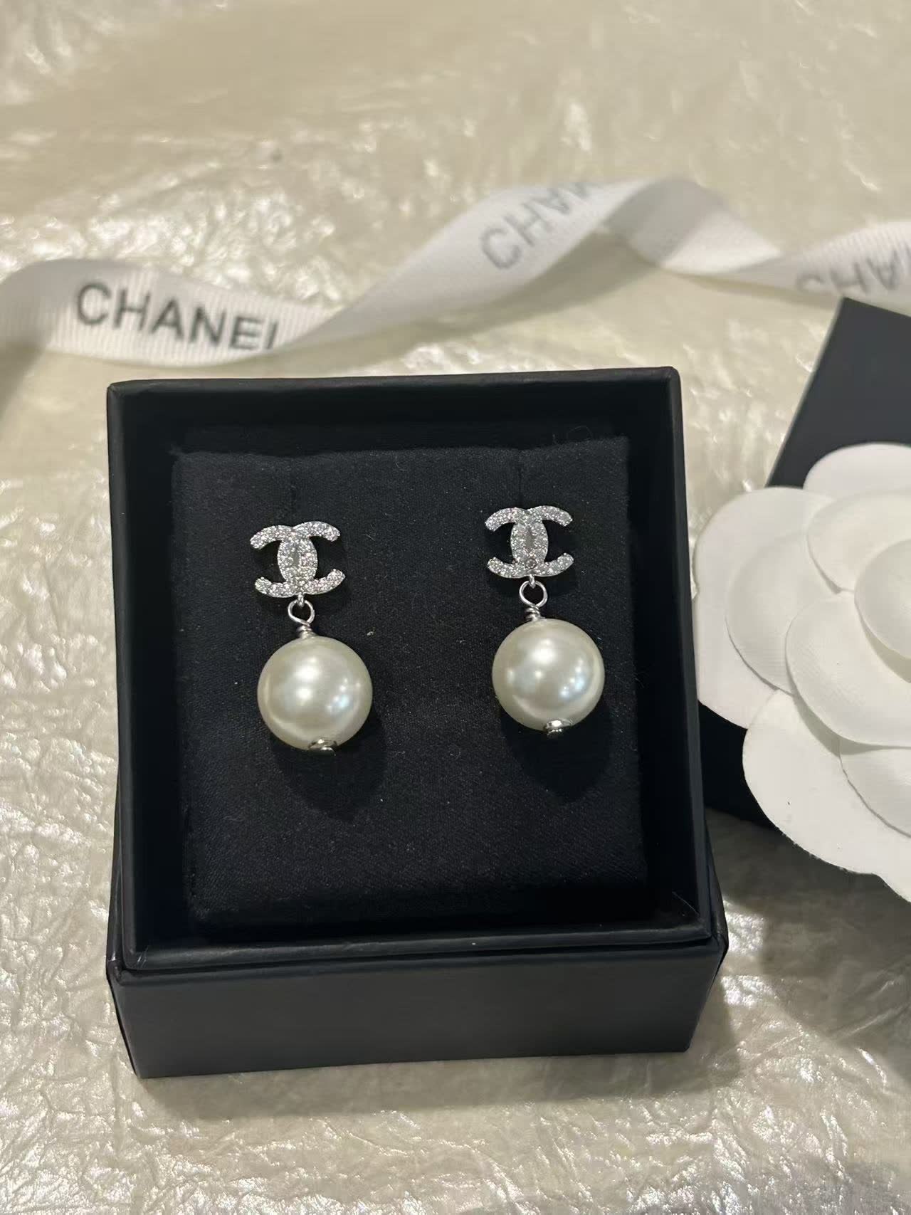 Chanel Pearl Earrings Chanel Pearl Earrings