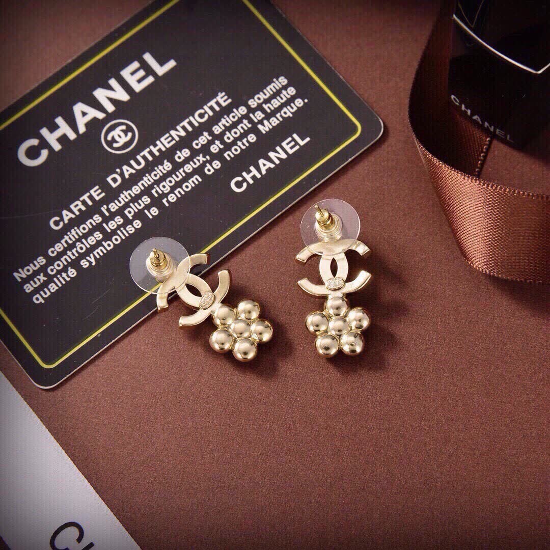 Chanel CC Logo Pearl Stud Earrings