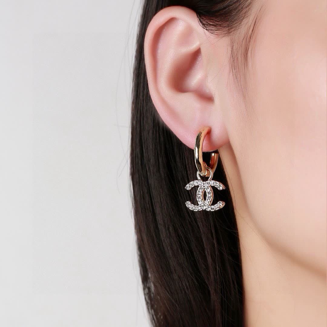 Chanel CC Logo Diamond Earrings Chanel CC Logo Diamond Earrings
