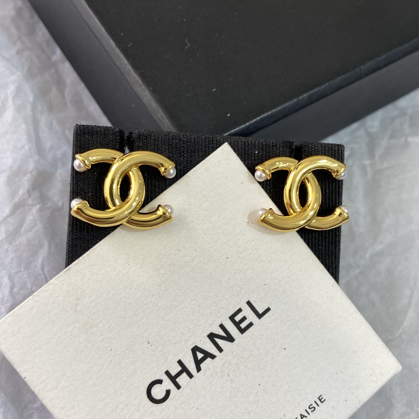 Chanel CC Logo Pearl Stud Earrings