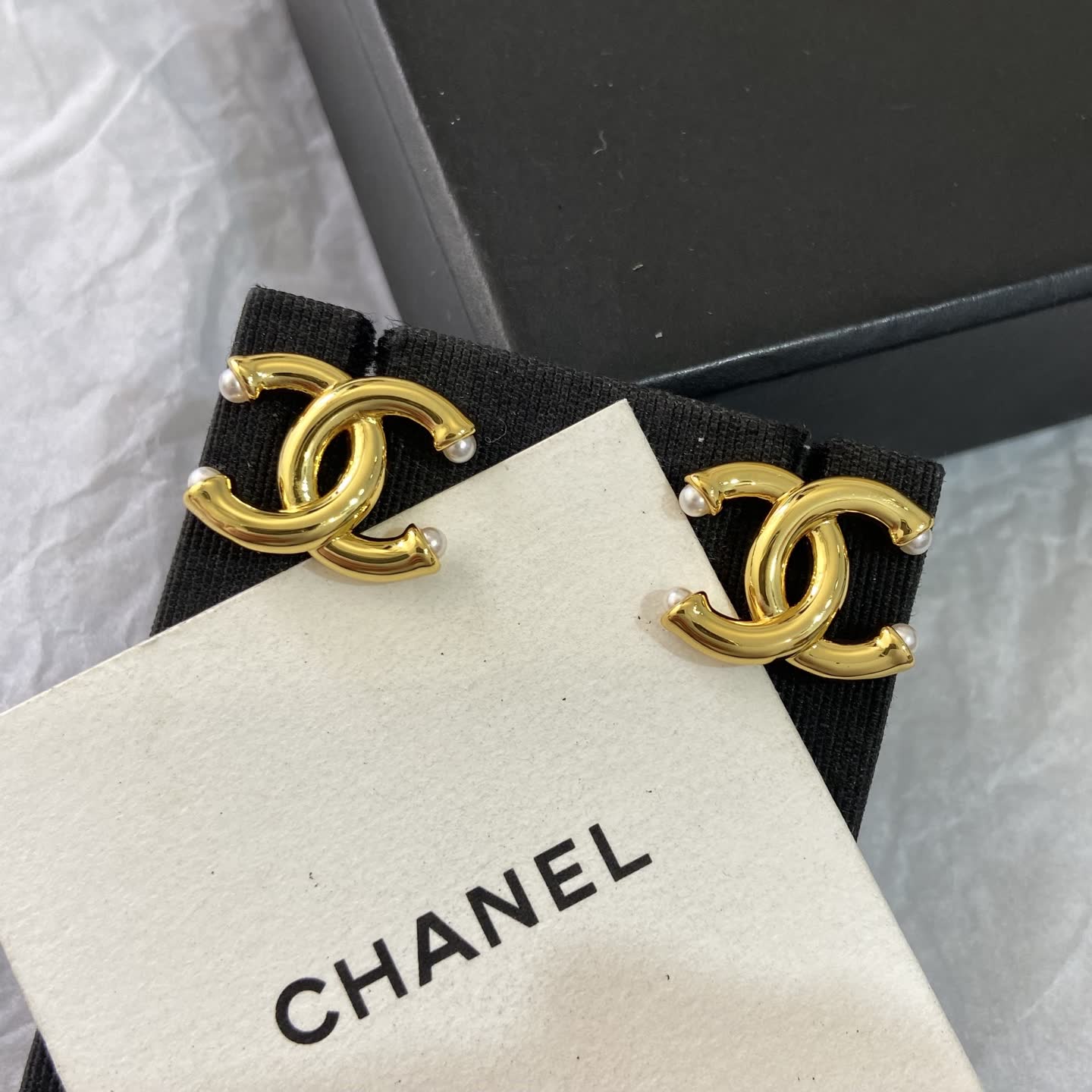 Chanel CC Logo Pearl Stud Earrings