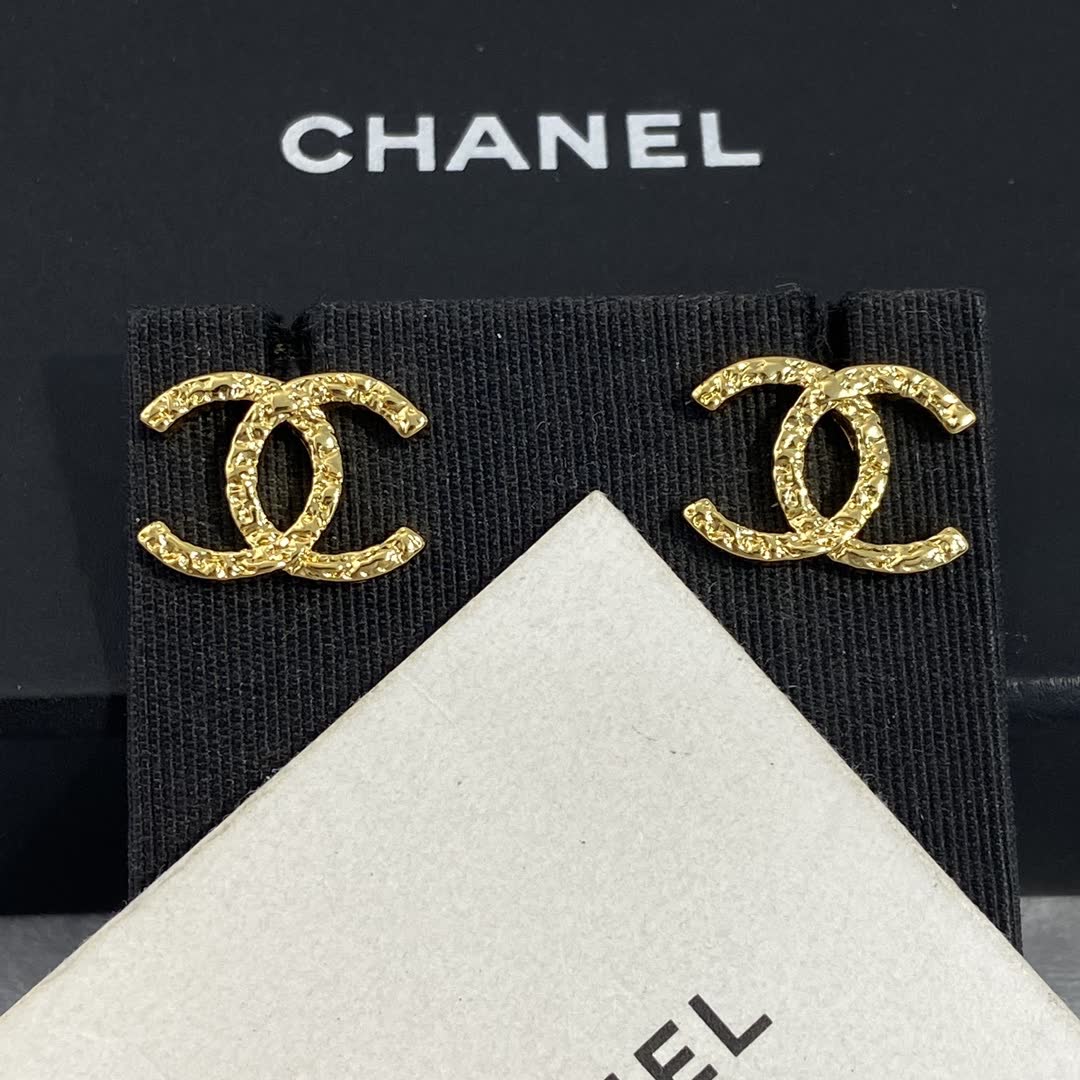 Chanel CC Logo Stud Earrings Chanel CC Logo Stud Earrings