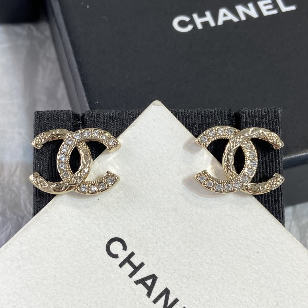 Chanel CC Logo Stud Earrings Chanel CC Logo Stud Earrings