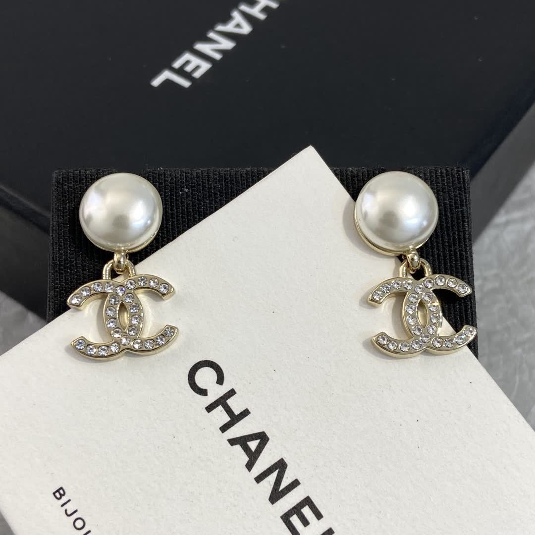 Chanel CC Pearl Earrings Chanel CC Pearl Earrings