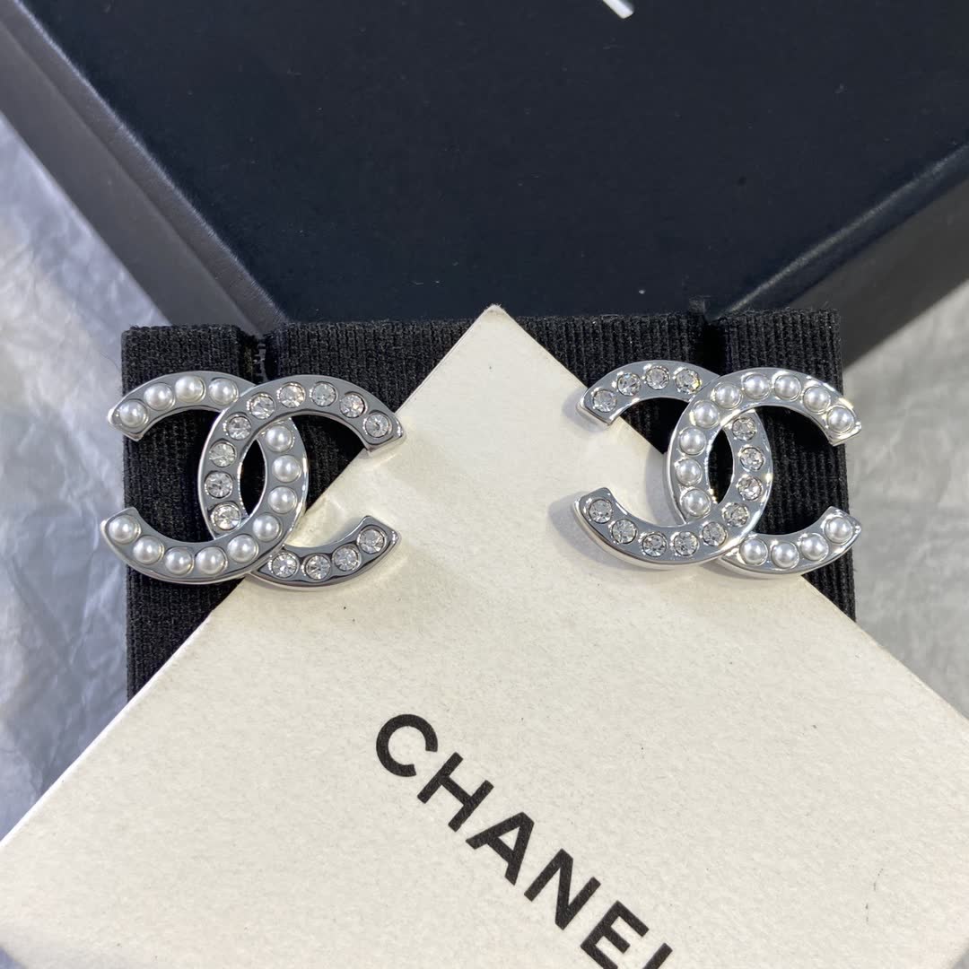 Chanel CC Logo Pearl and Crystal Stud Earrings Chanel CC Logo Pearl and Crystal Stud Earrings