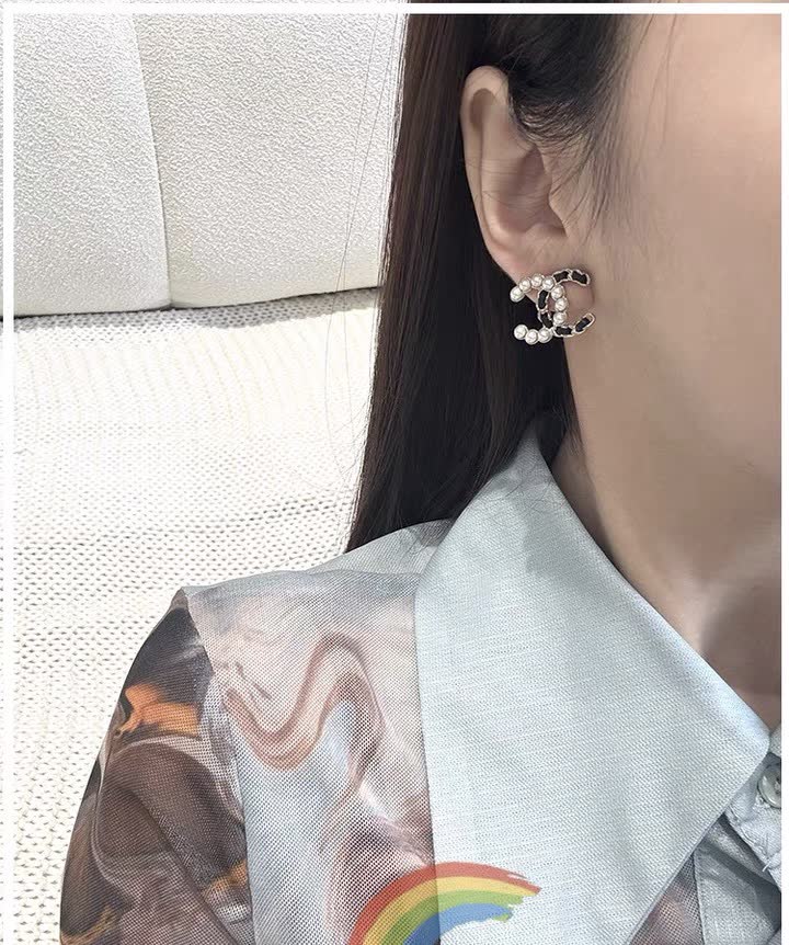 Chanel CC Logo Pearl Earrings