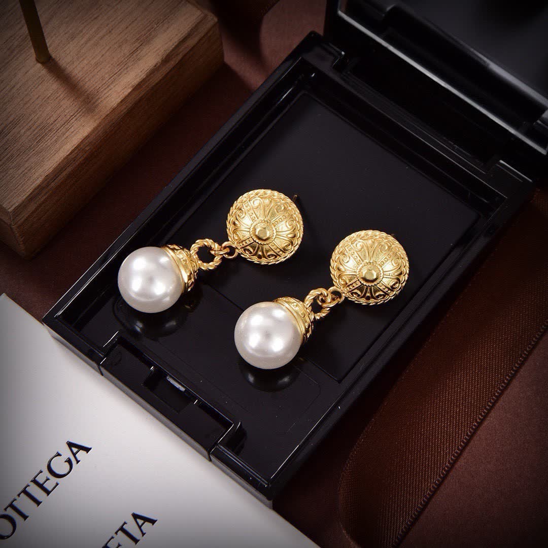 Chanel Pearl Earrings Chanel Pearl Earrings