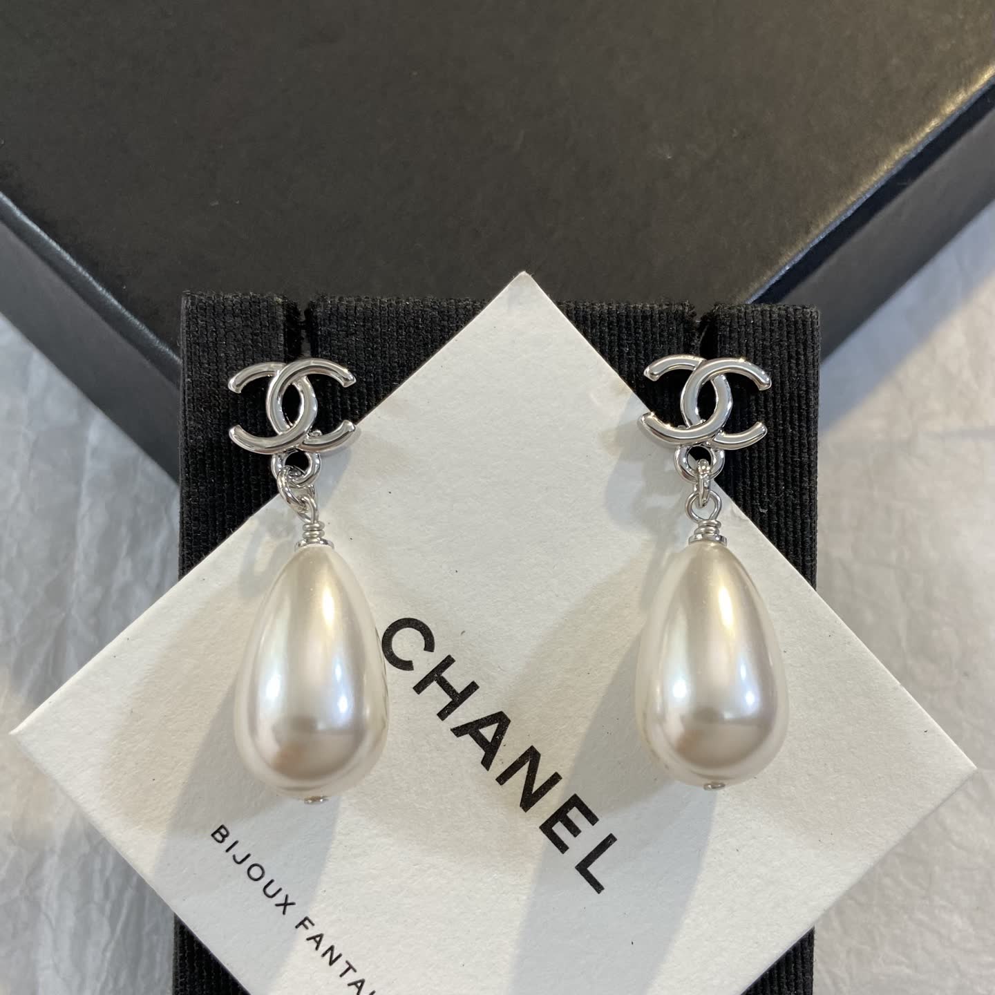 Chanel CC Pearl Drop Earrings Chanel CC Pearl Drop Earrings