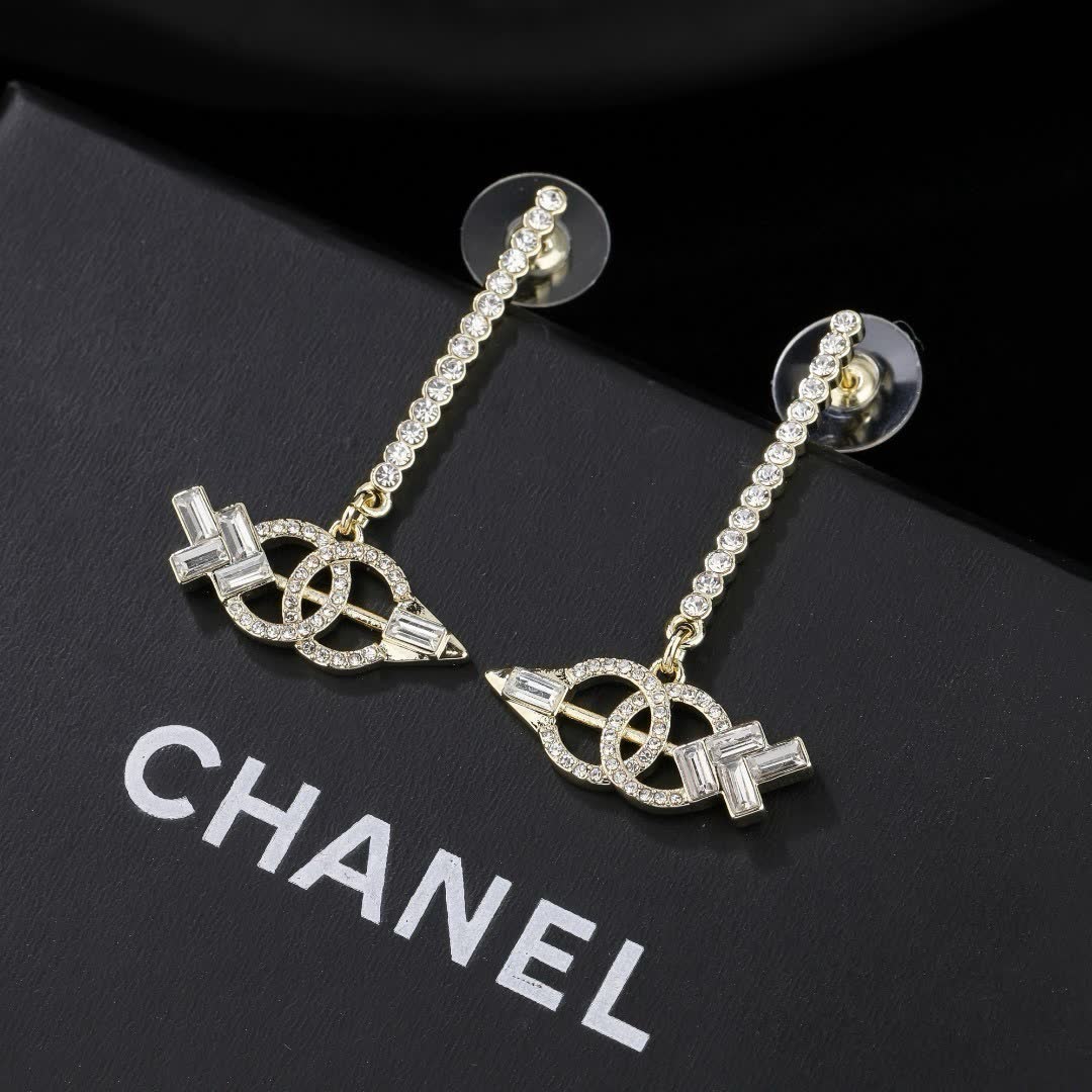 Chanel CC Logo Crystal Earrings Chanel CC Logo Crystal Earrings